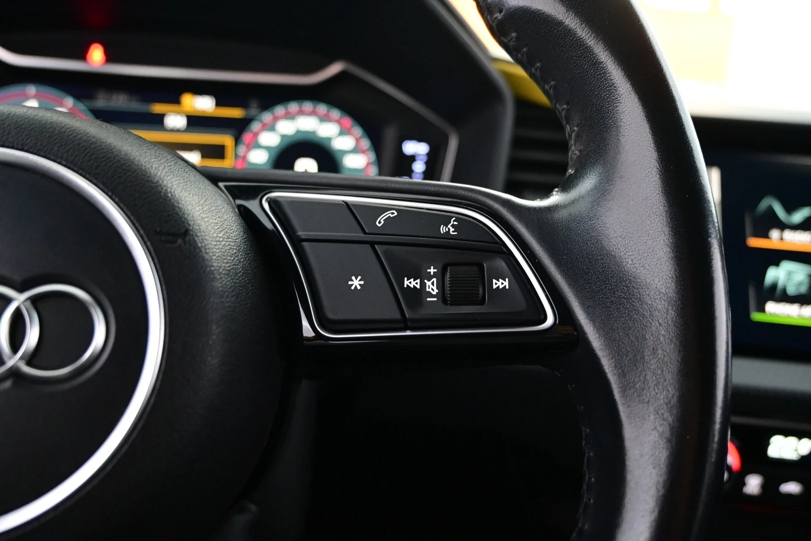 Car Image - 51eB5mtOgWJ9s4g7MCMm66