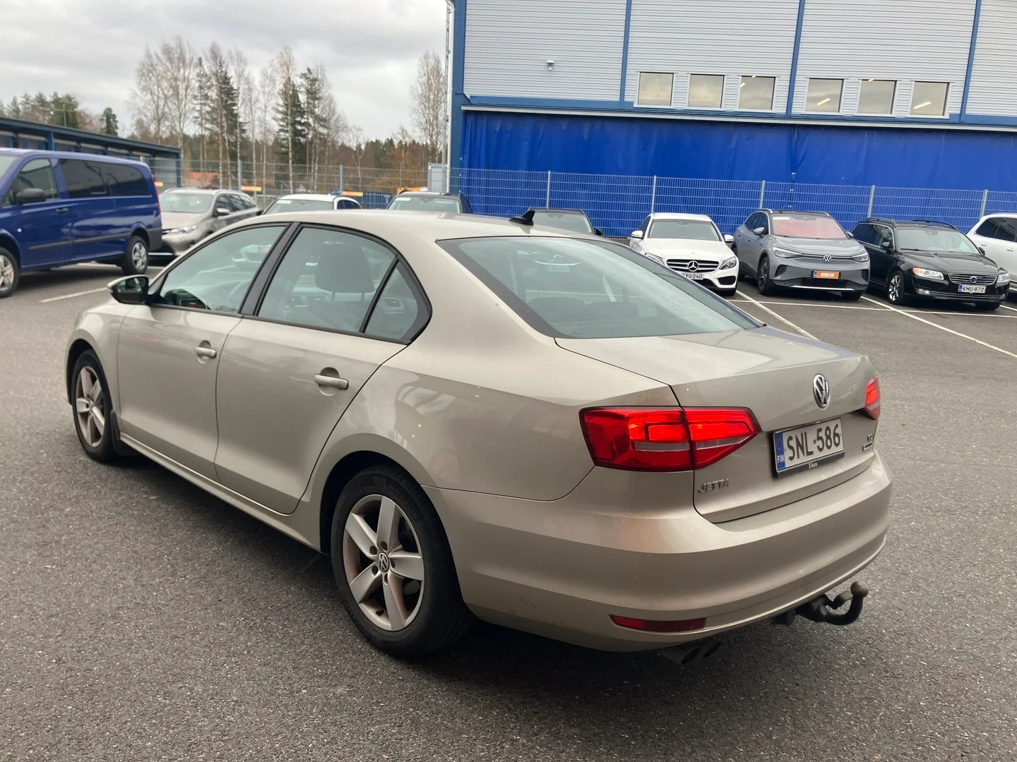Car Image - 2od3WPM5BuW9l69aIXvPPF