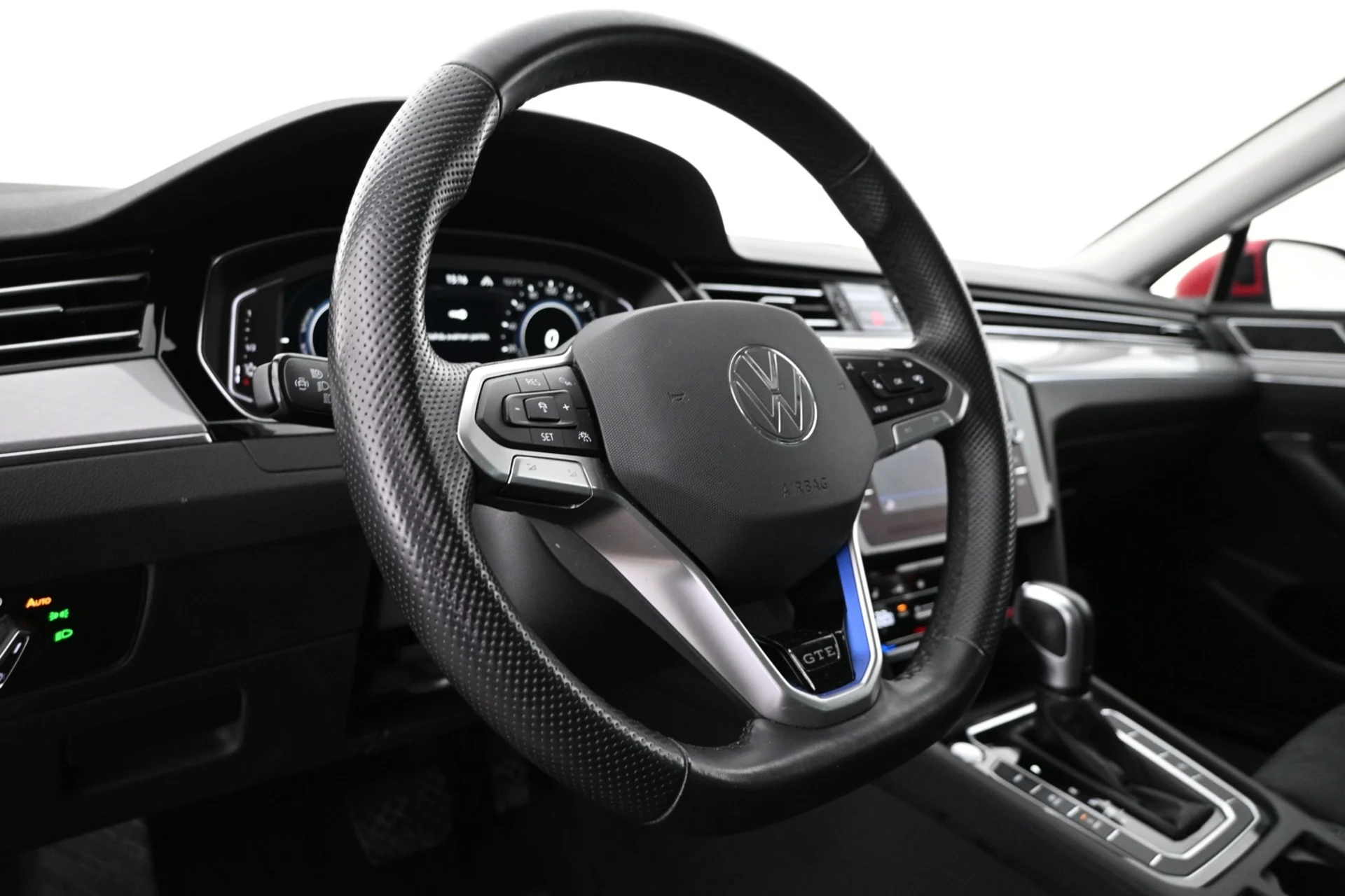 Car Image - 2ESuGeEjLUX66AfHtcVV3l