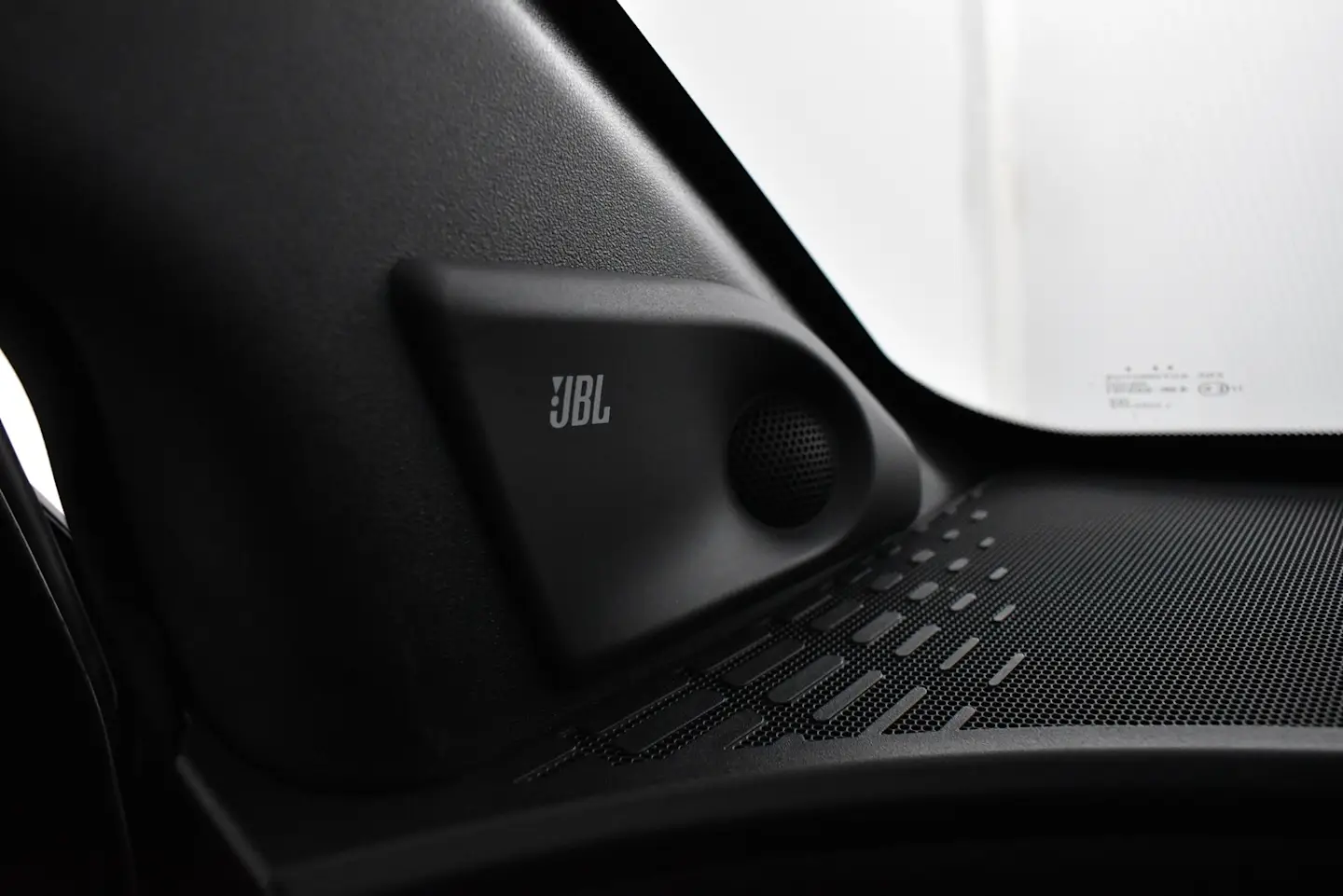 Car Image - 39J1SLYLeAf1WLSjpZKFYD