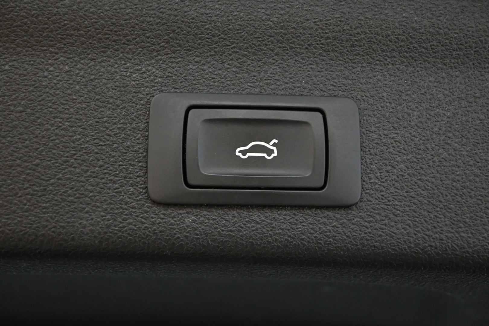Car Image - 5dgNEpfWmcFOiGPxl0yImg