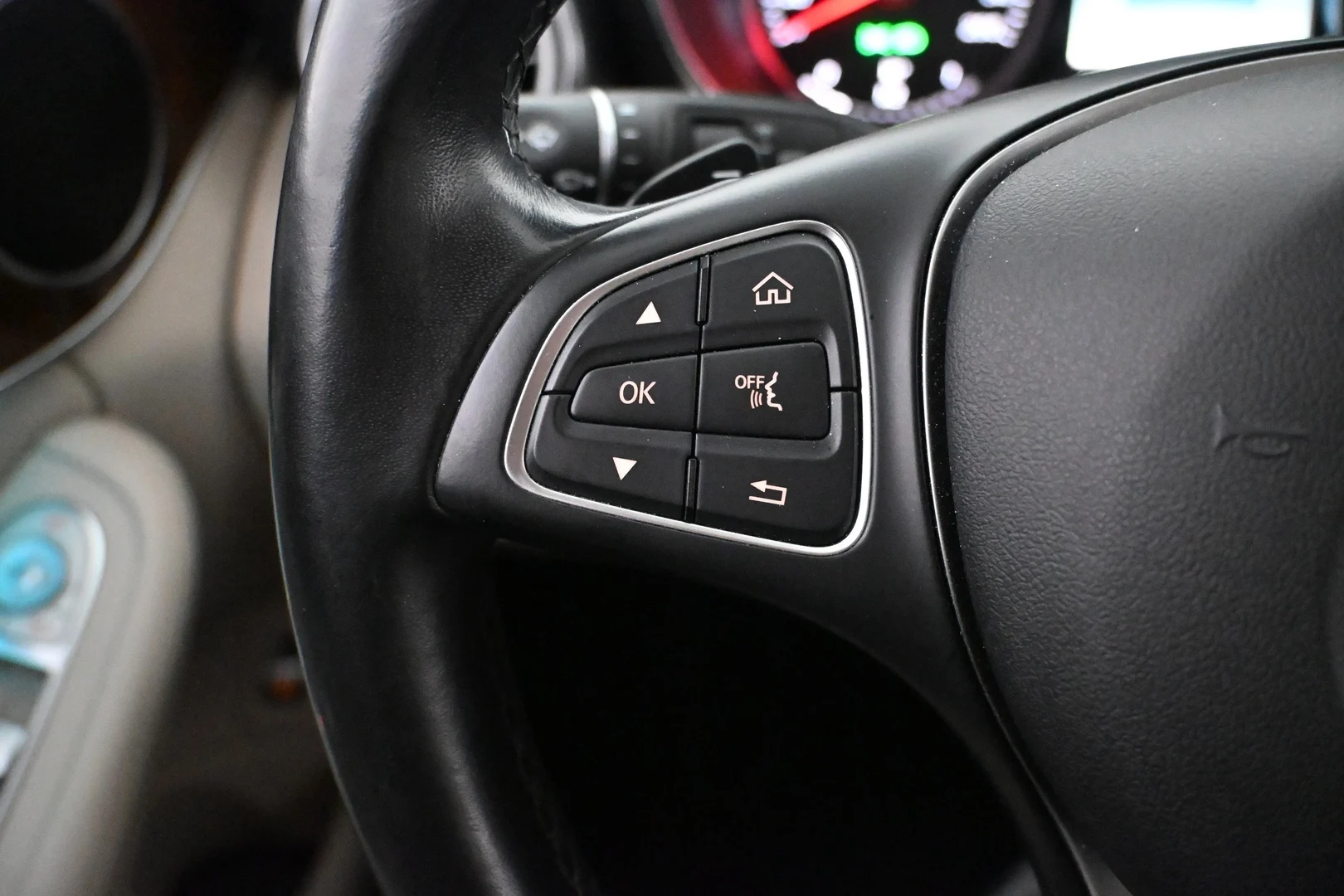 Car Image - 6cw62LnKHj7q0dgMBBwmOS