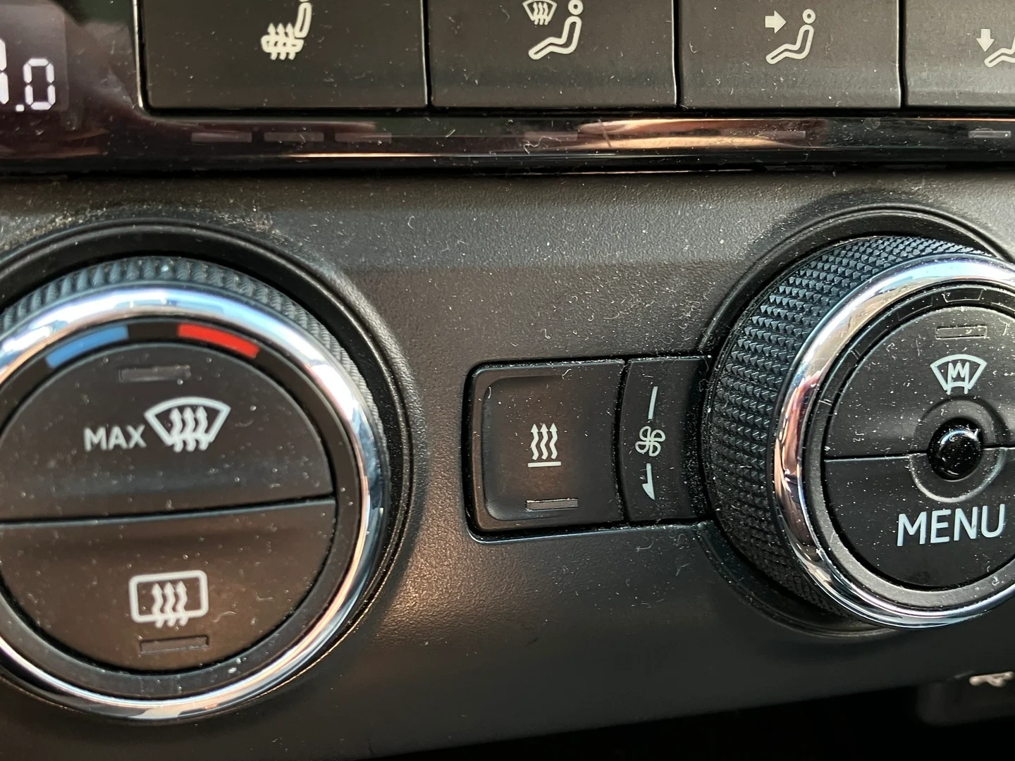 Car Image - 72SFiUHqw3k0LLy9IqUhzn