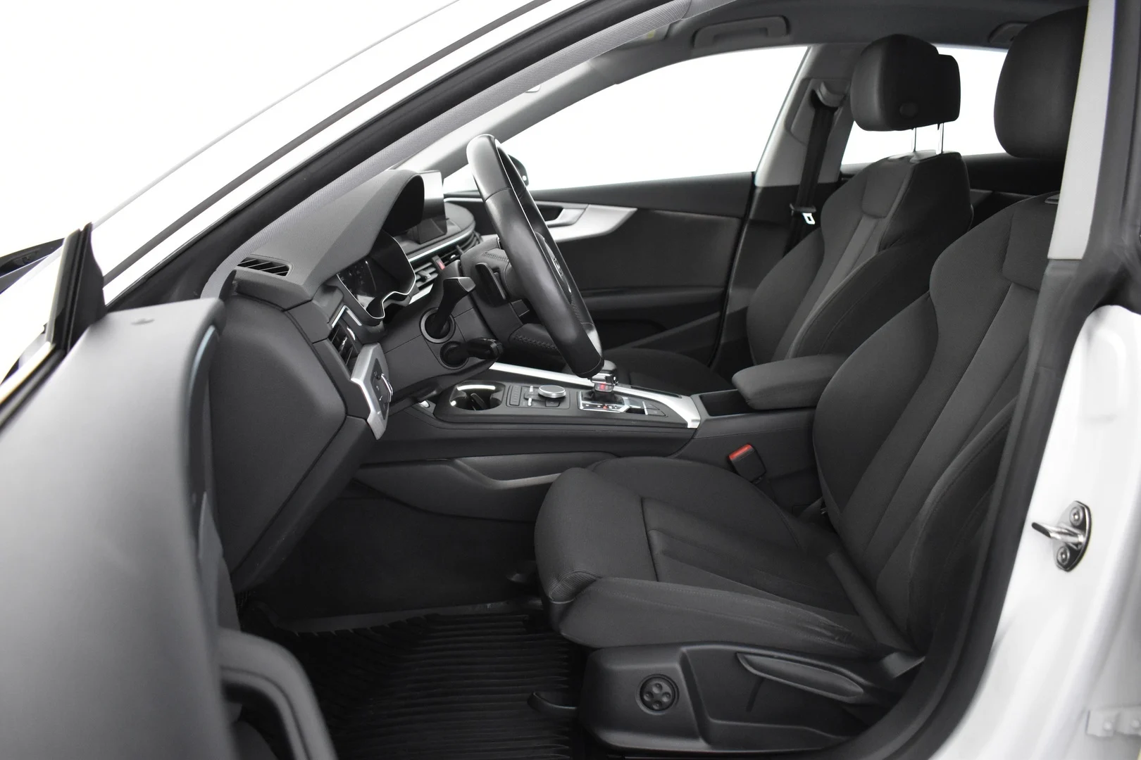Car Image - 2EBmuhDIEQCV731y54Juuu