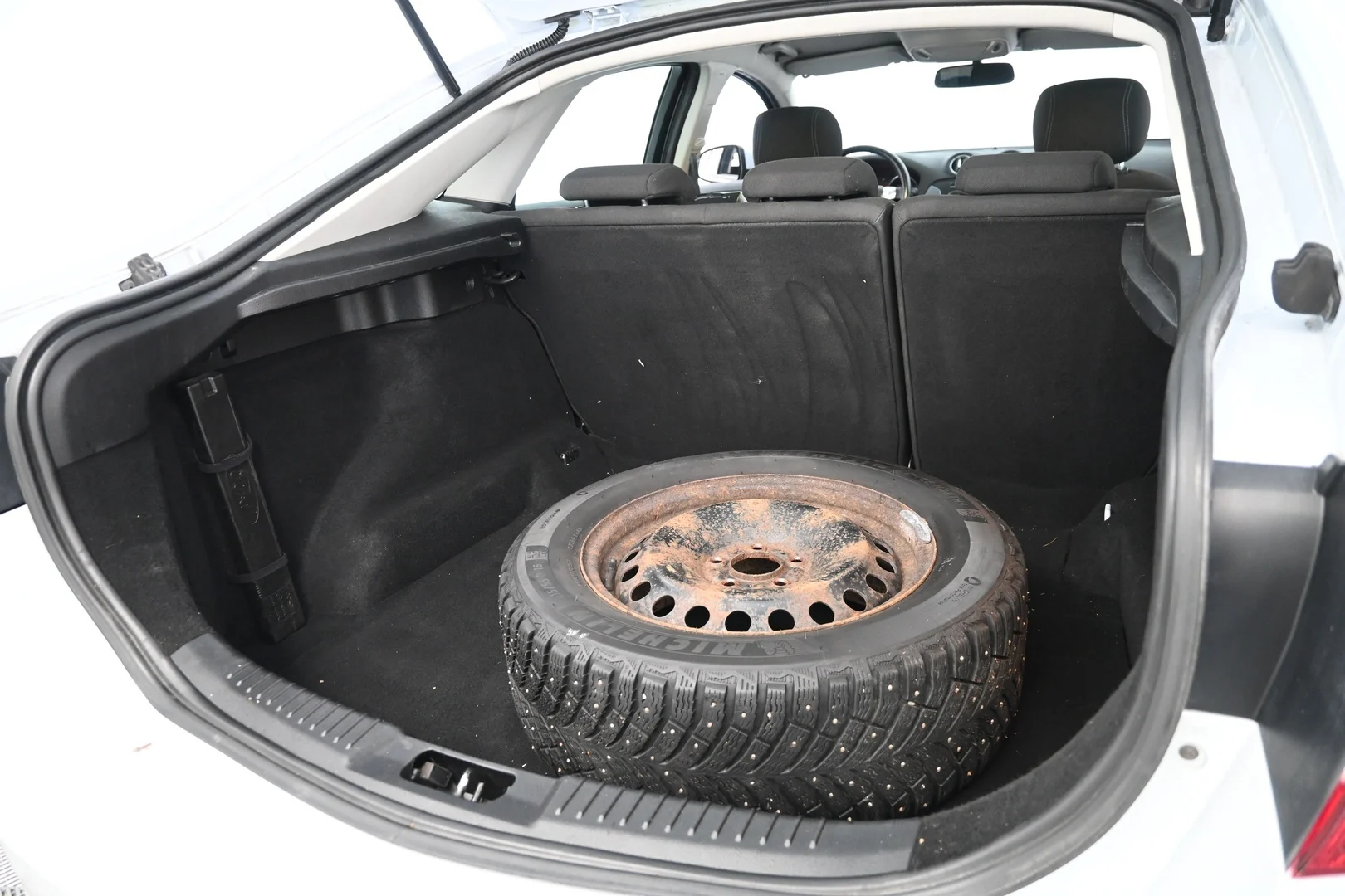 Car Image - 6ZQtSmJPF6k4wZKeIqpF05