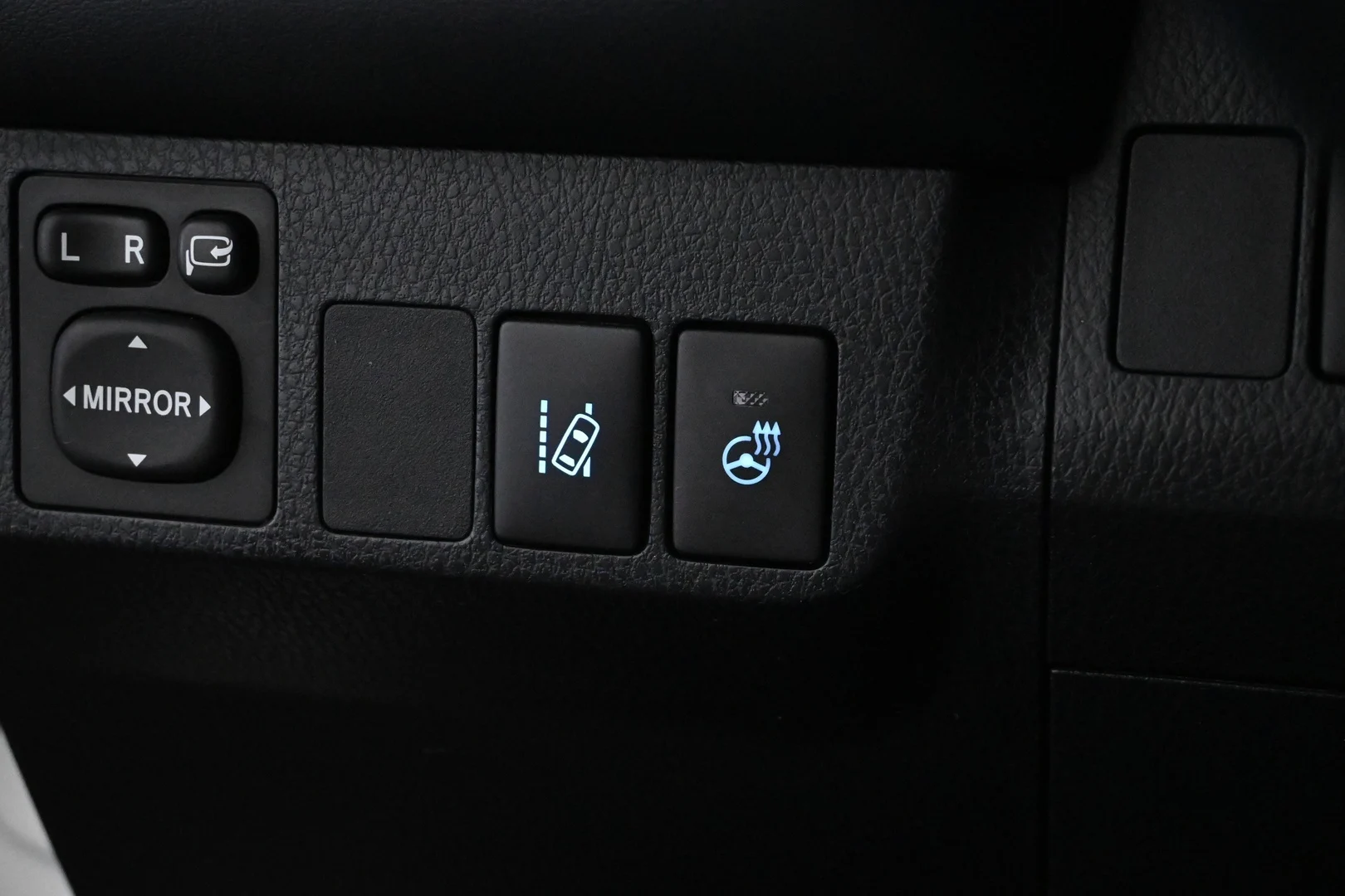 Car Image - nLGGFKH96fWhpaQOt0VPq