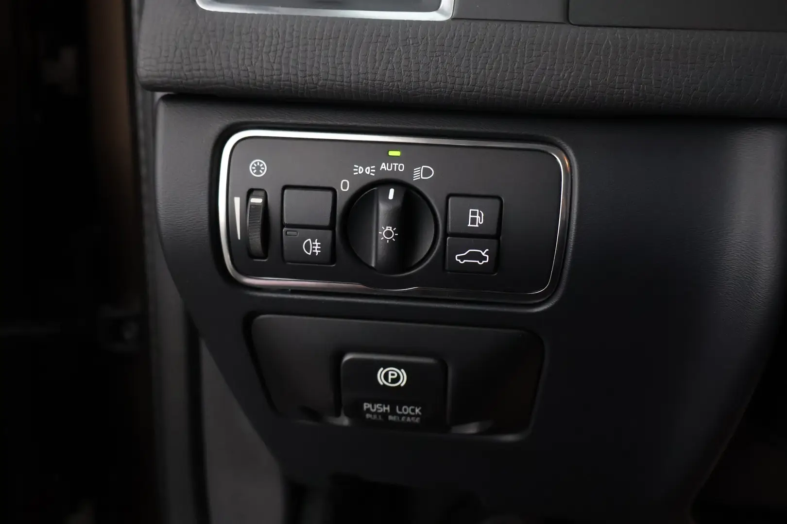 Car Image - 1nrhRW8RndTgpIP060AfcG