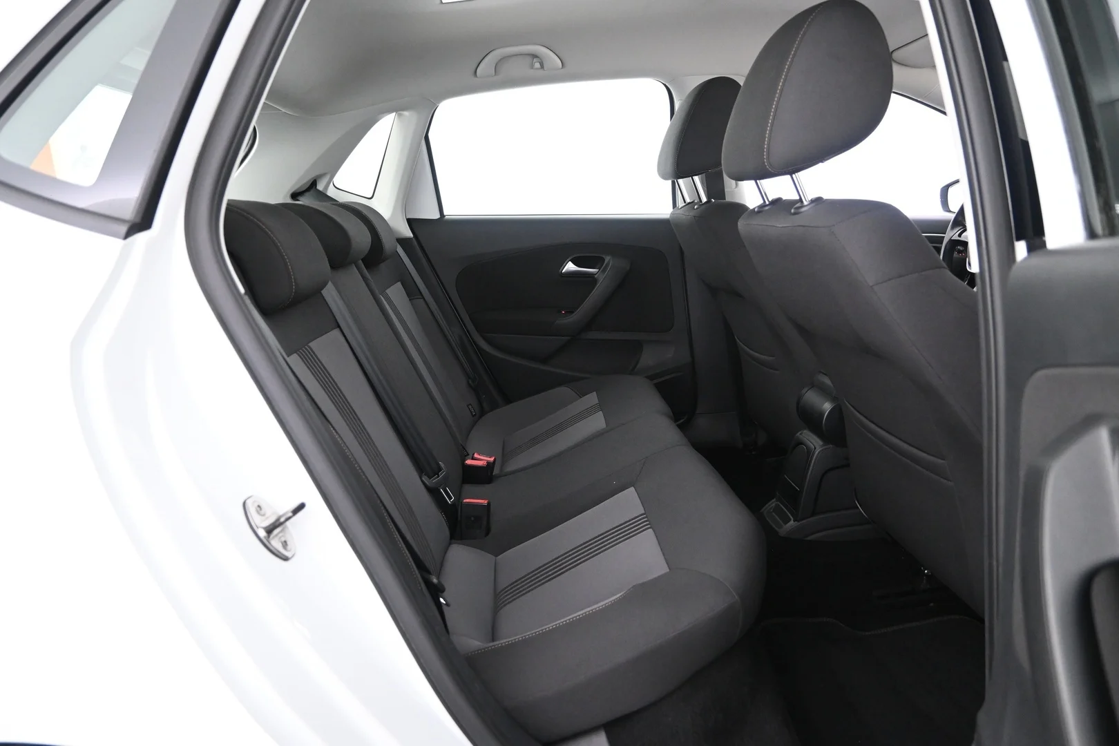 Car Image - 4otyeiZn7D9dzddEOqSf65