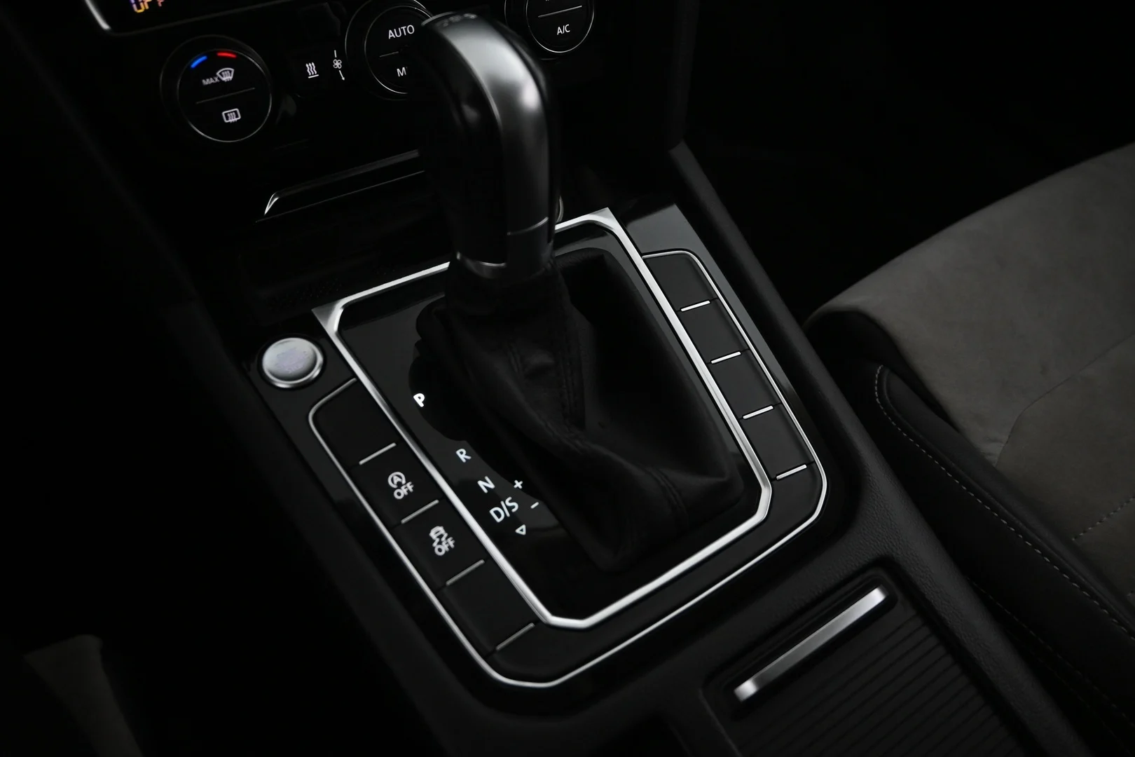 Car Image - 6MhTJwoUMS6uhFL42HT9AQ