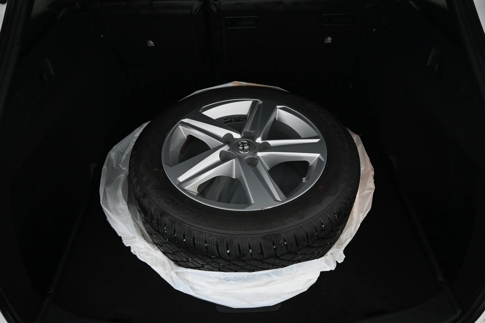 Car Image - J9XoP6q9M9kOTichym7FI