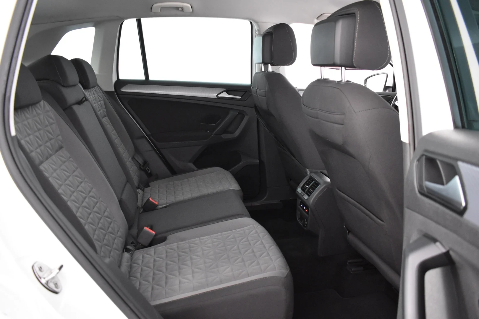 Car Image - 3bCOIj8ZTwVlTOICZgjRG8