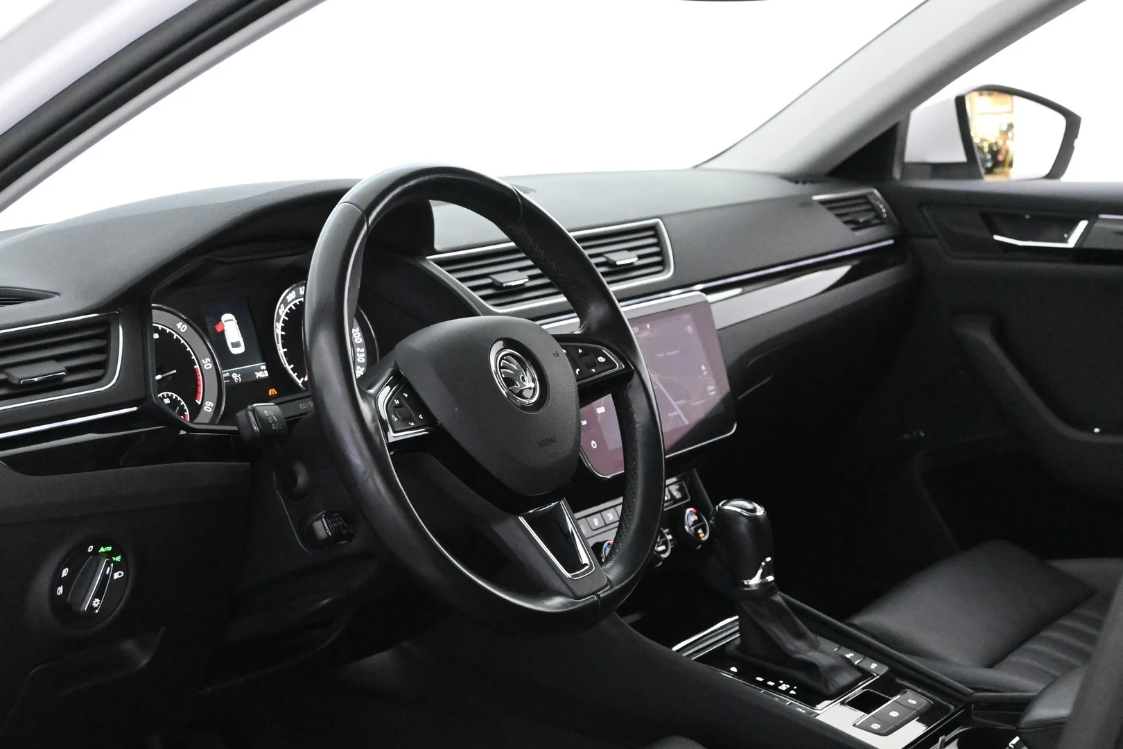 Car Image - 7psH3zEc7lvl0AlSPp0YVG