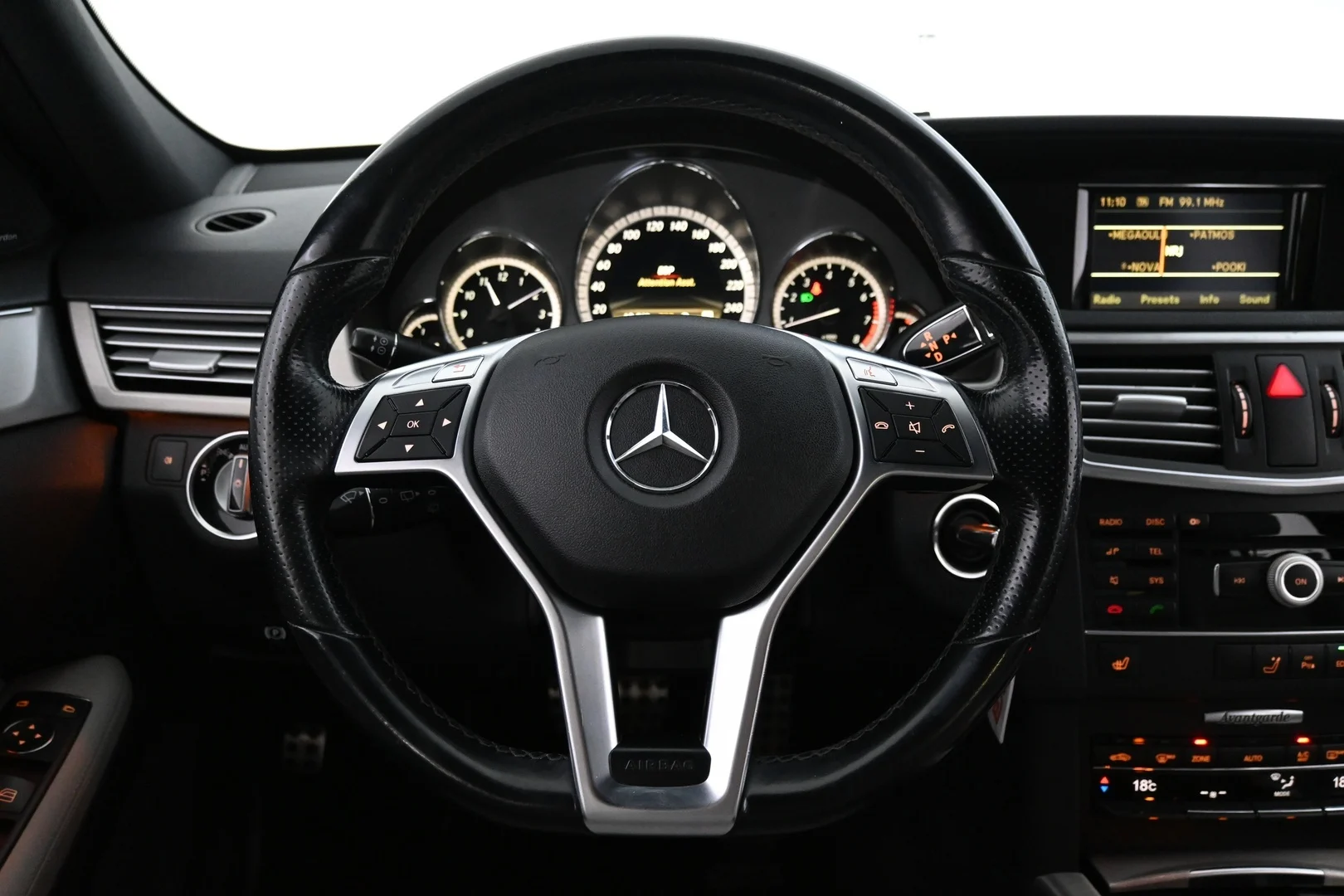 Car Image - 78FMlBl7ee1i6M0O9I2iCp