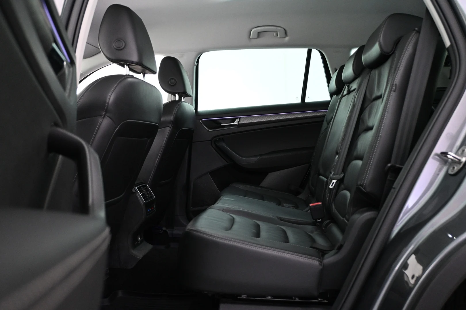 Car Image - 6RF4fCEvkqcFk2j6rrs0E1