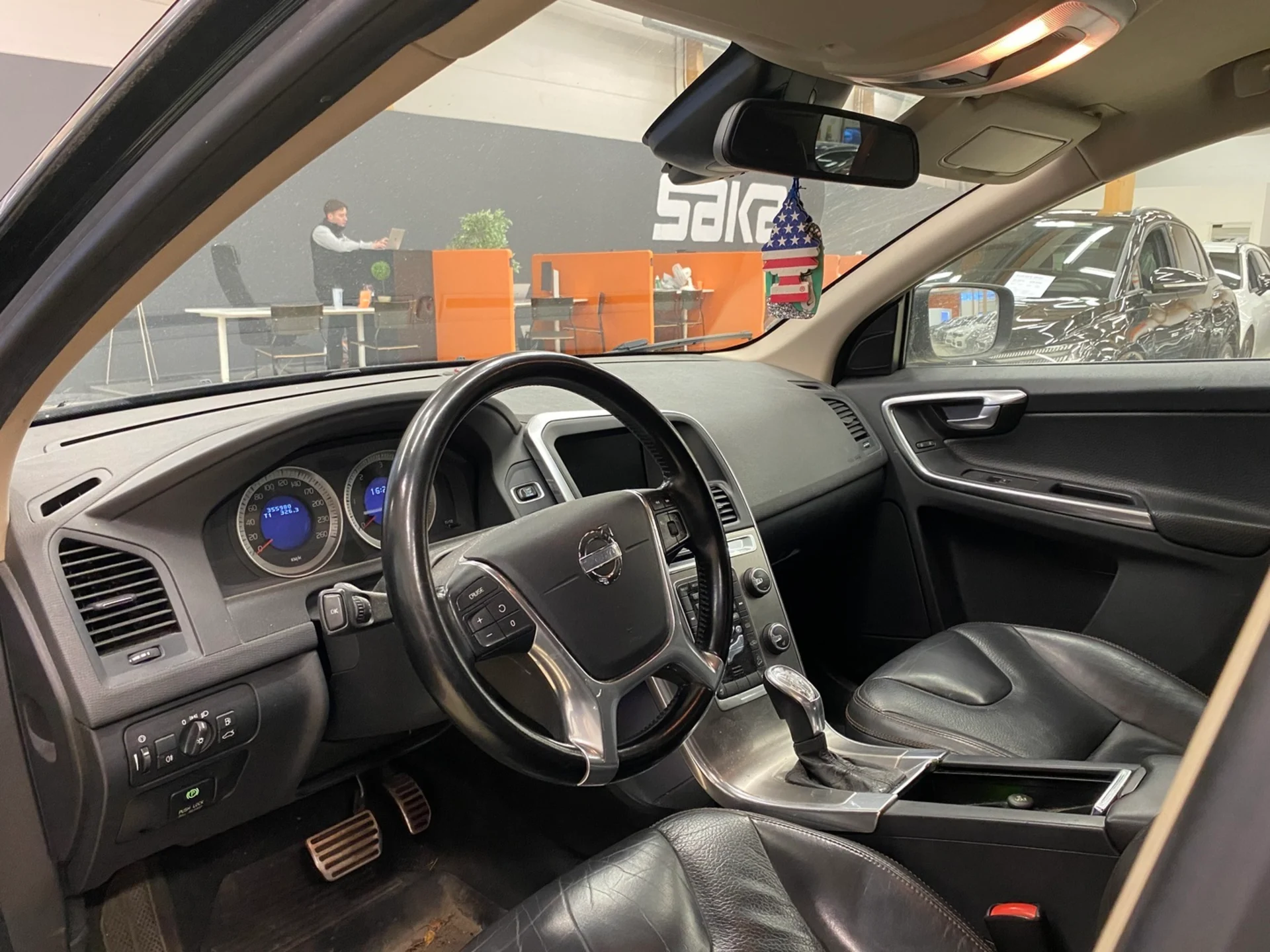 Car Image - 44sKESnQyAJXgyN64bFr1n