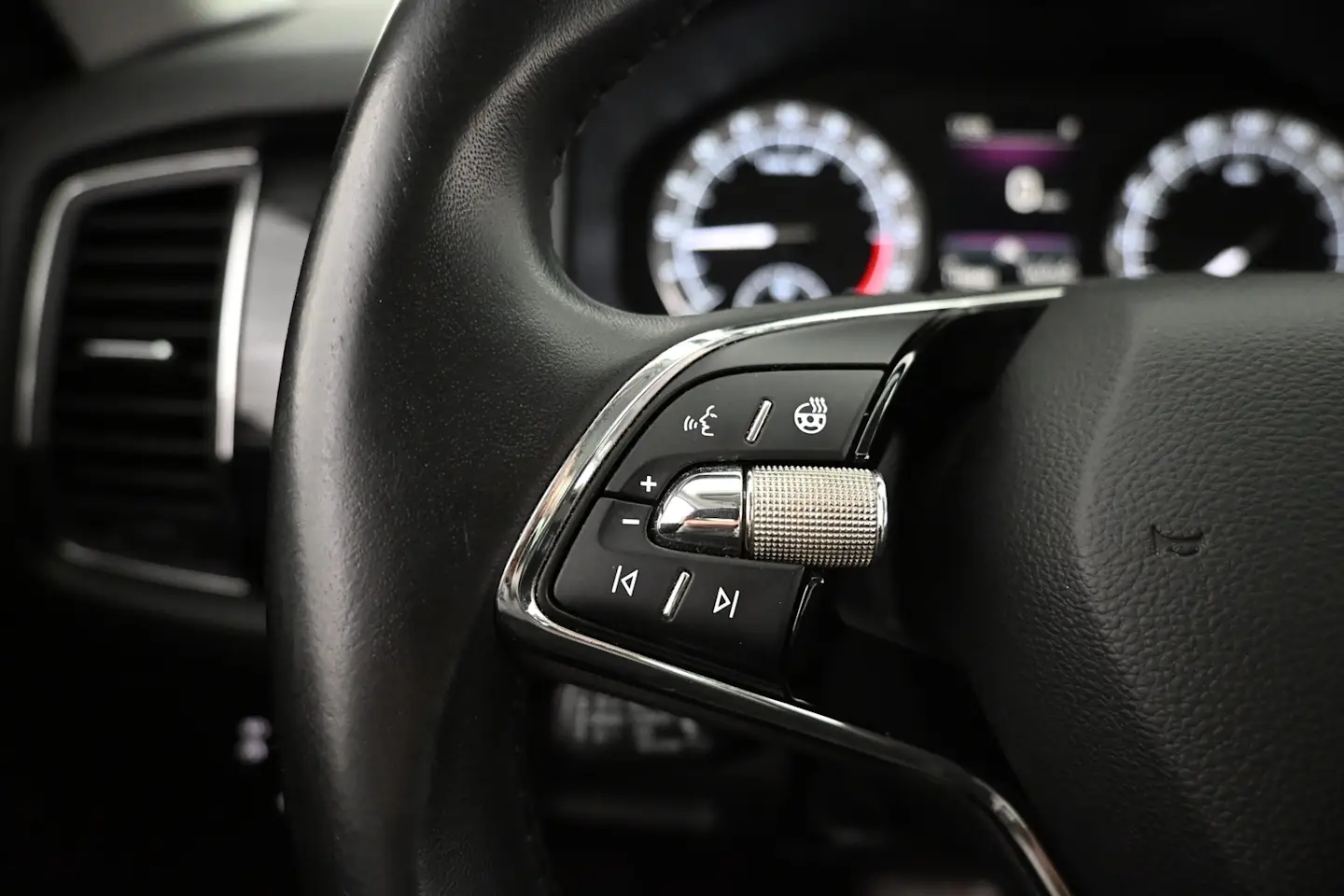 Car Image - 3nx2S78ilQhl3rLAELbaHH