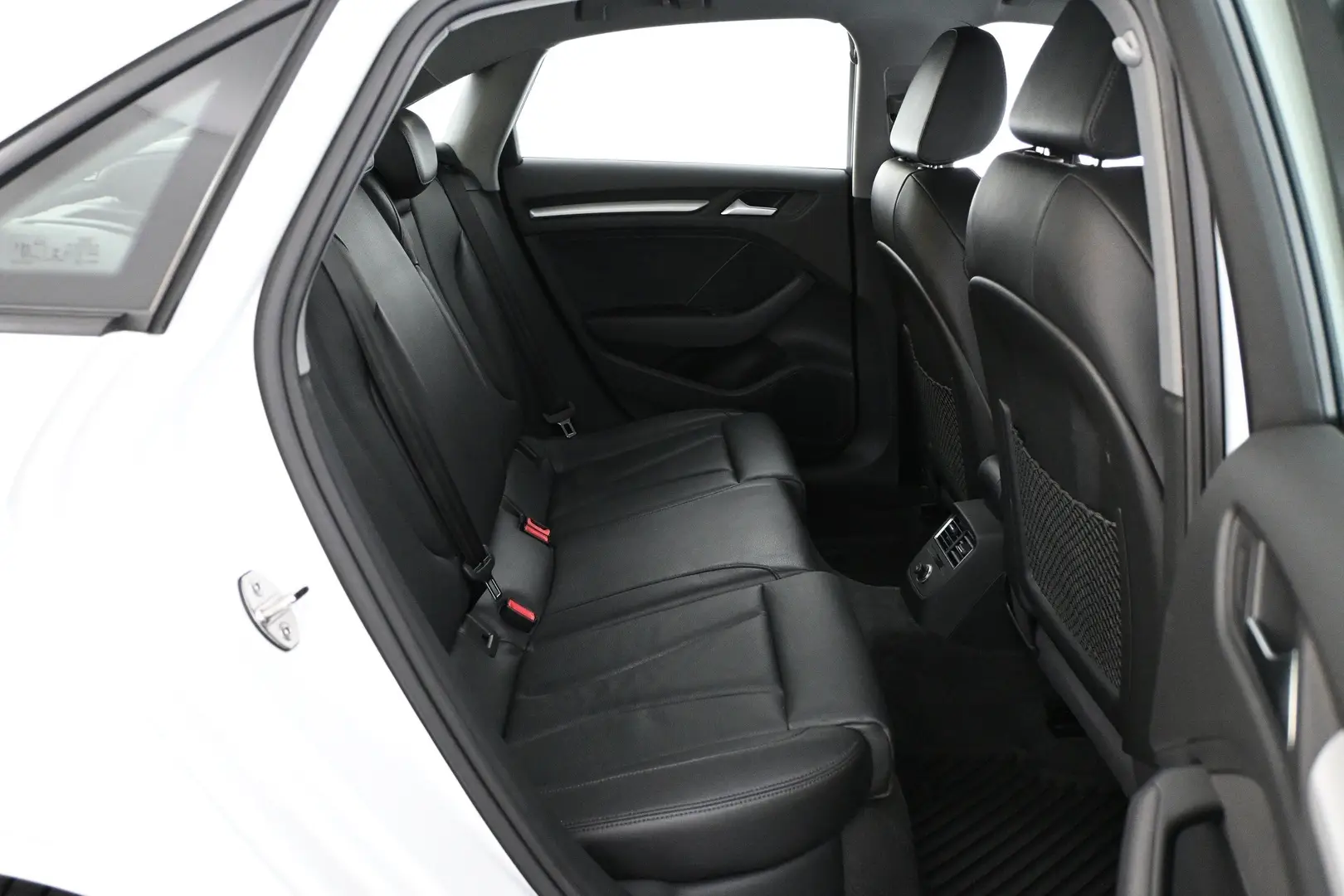Car Image - CzAAxZGpoZamwVCcgsS1K