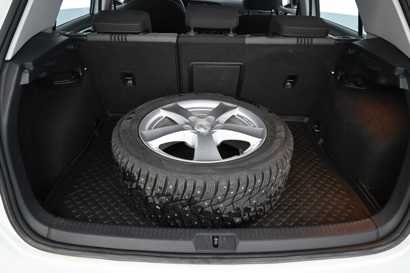Car Image - 5rqBRgREFhxD7e69B3WYEJ
