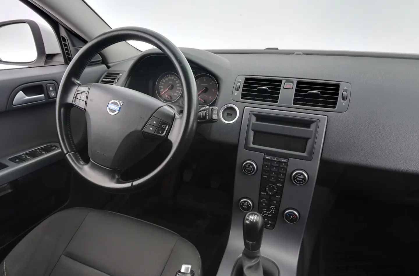 Car Image - 1vNmM4HdGLxh5pw69dmFtN