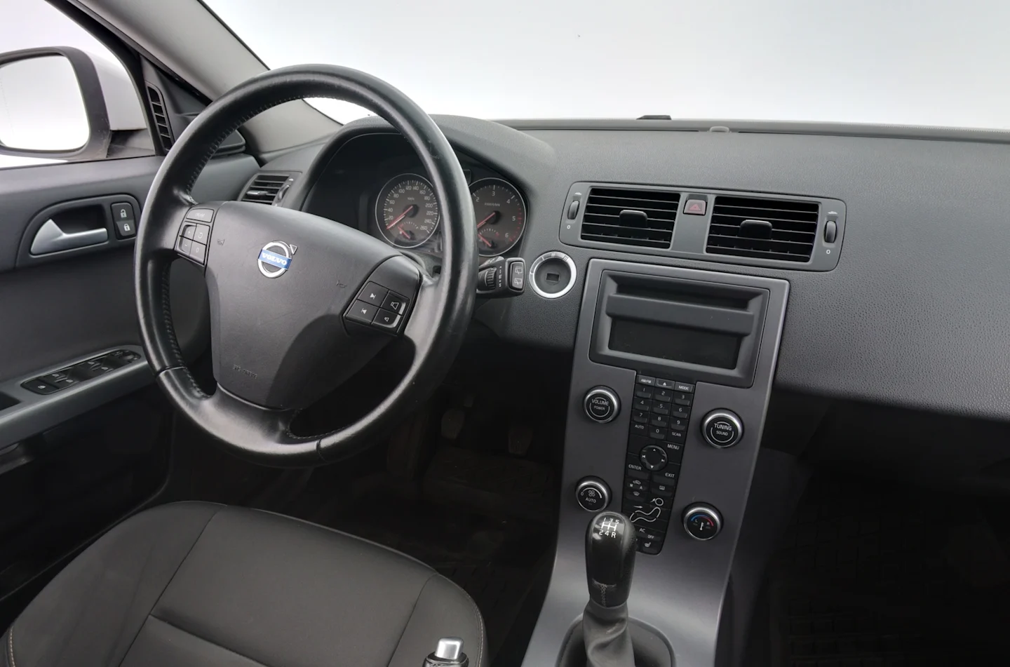 Car Image - 1vNmM4HdGLxh5pw69dmFtN