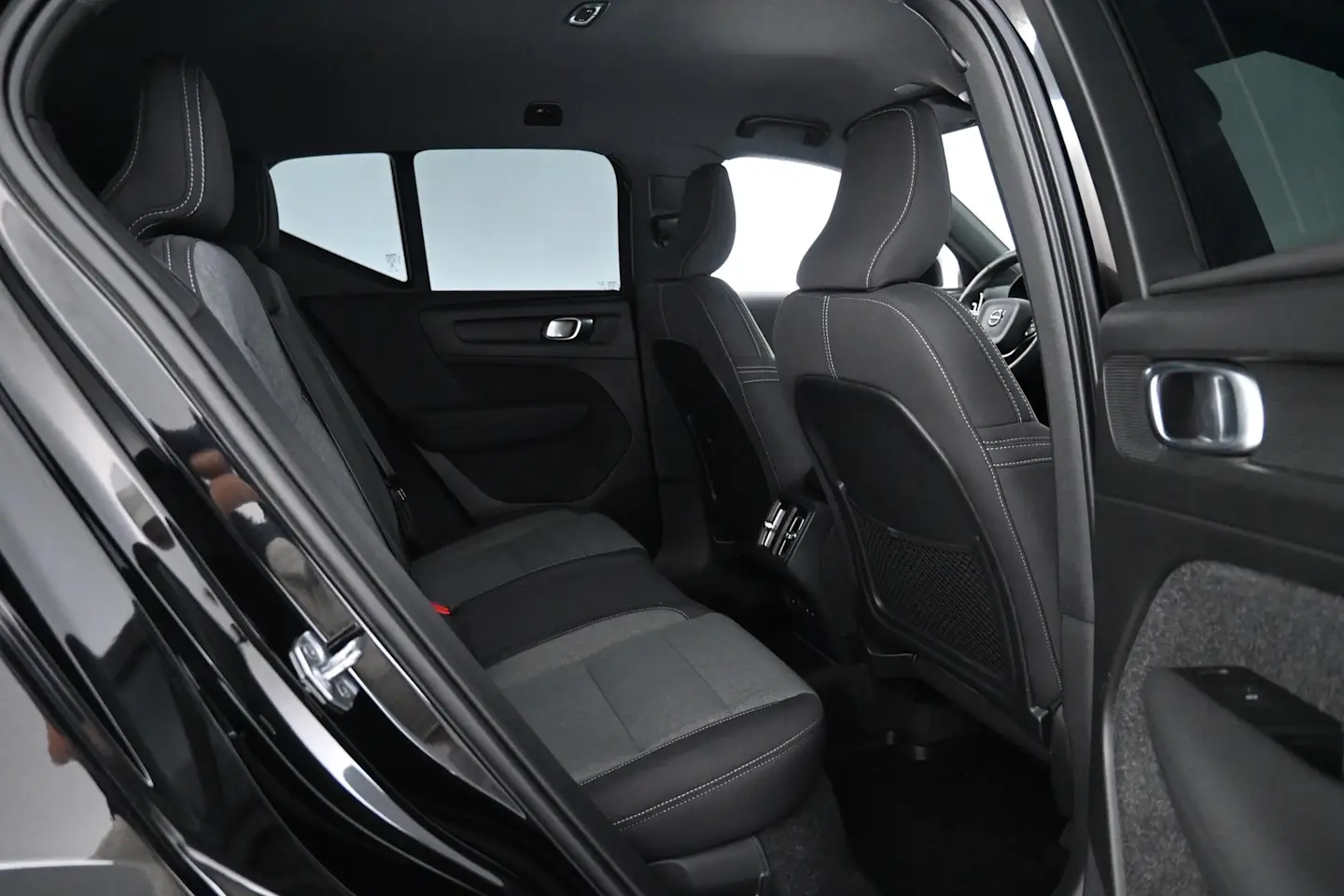 Car Image - 5YCv7FjDnjiBcrq1b8e15k