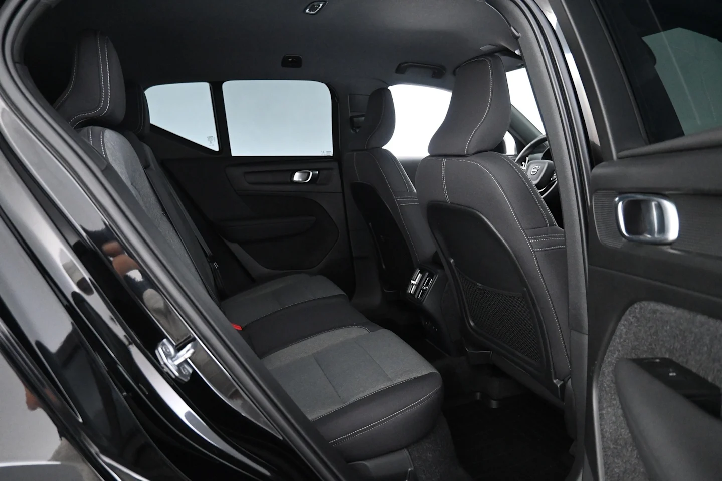 Car Image - 5YCv7FjDnjiBcrq1b8e15k