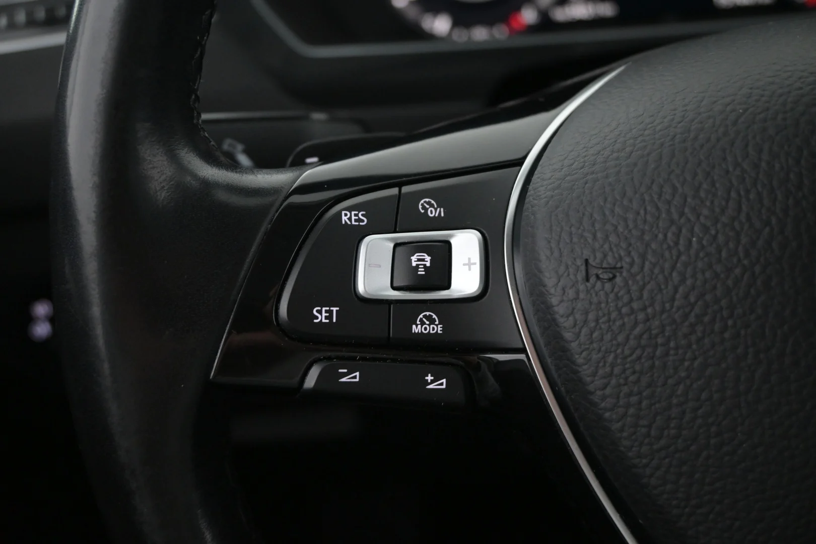 Car Image - T4zFTp3AubsBD2j5sNKiA