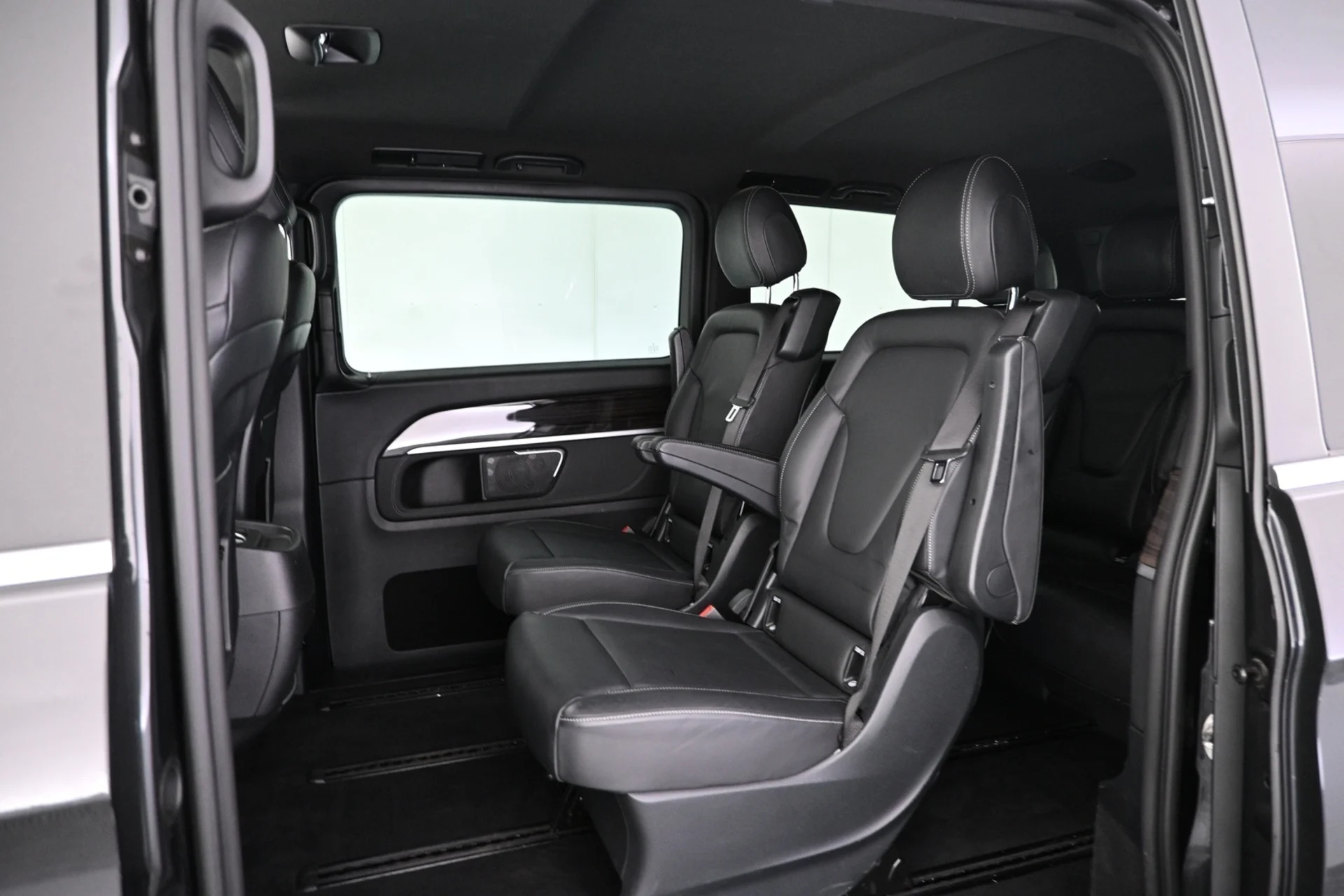 Car Image - 6LTBMJMbEvCBAZxyZuibWL