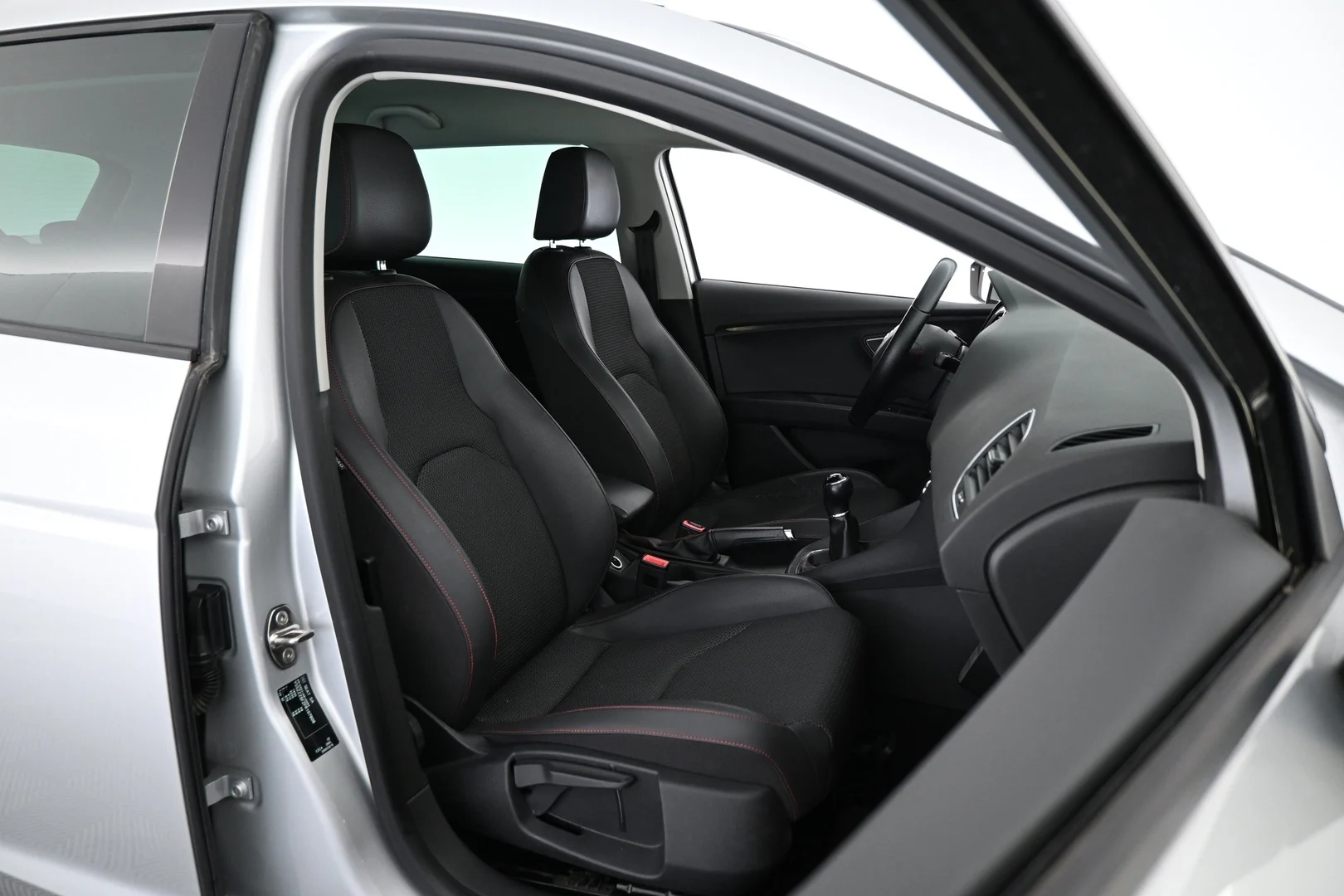 Car Image - NI5k9vGxFcFNLl0Ax0Tgm