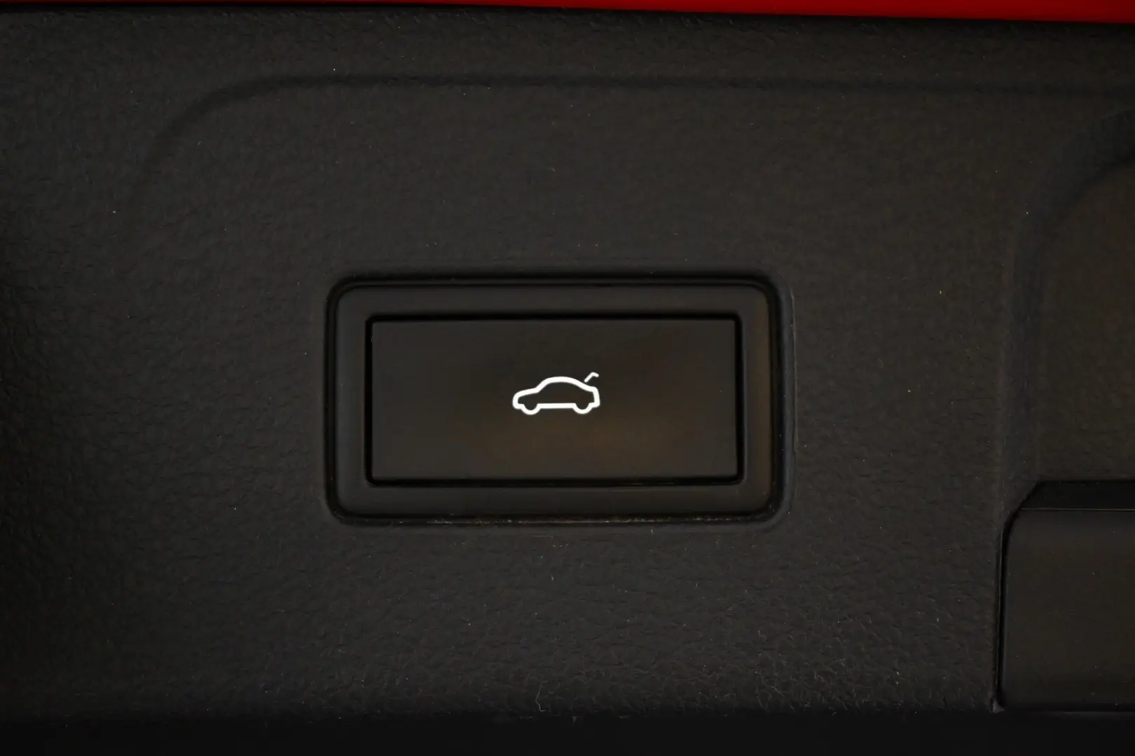 Car Image - 4hFCgmGpJ2AMhU88ymQ69w