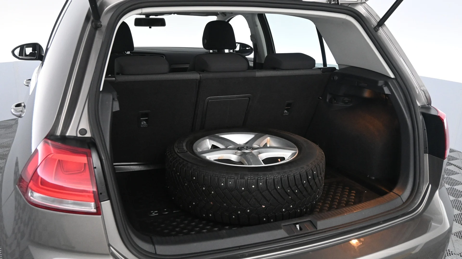 Car Image - 4dK7vveKXb8LHwLpYAZck