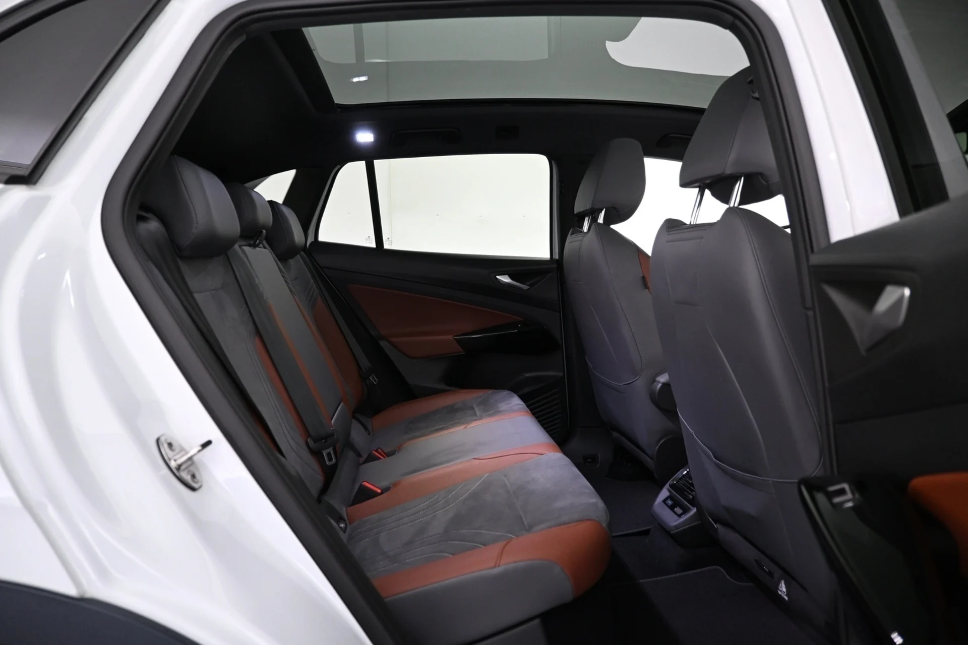 Car Image - SD6eHJlmQxi8uqlStxmYO