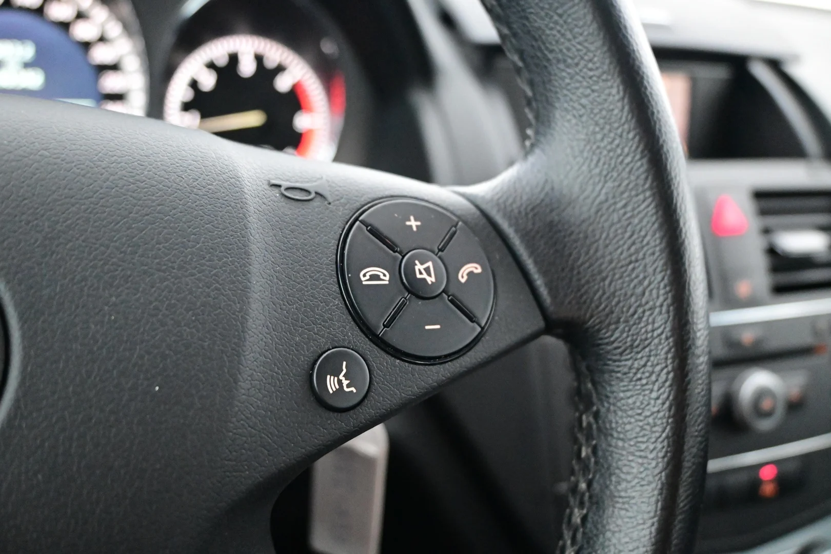 Car Image - 1xL7om33UZkhGvR2Ei6fII