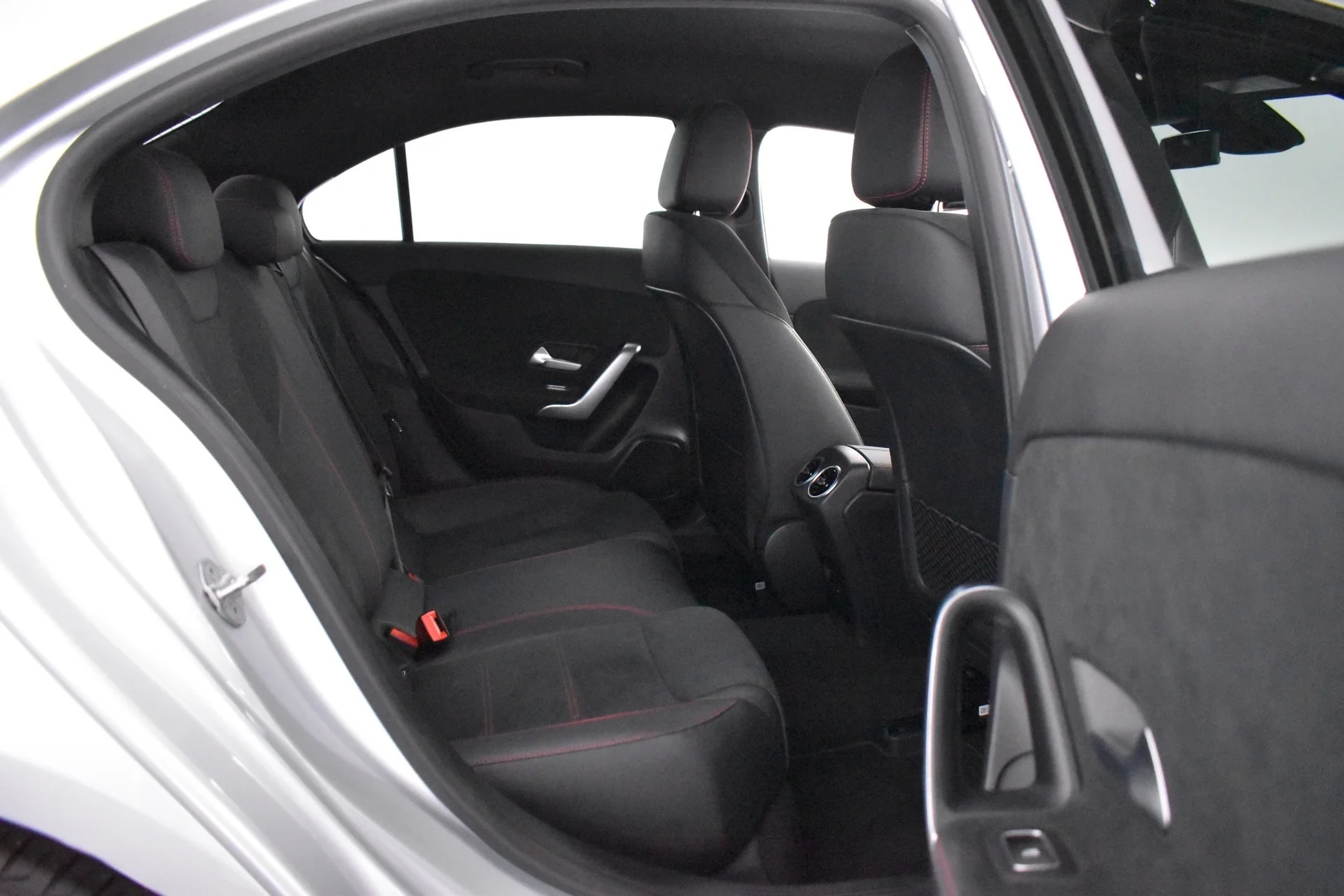 Car Image - 77vt9IRzP4Q1RI09y5mlnj