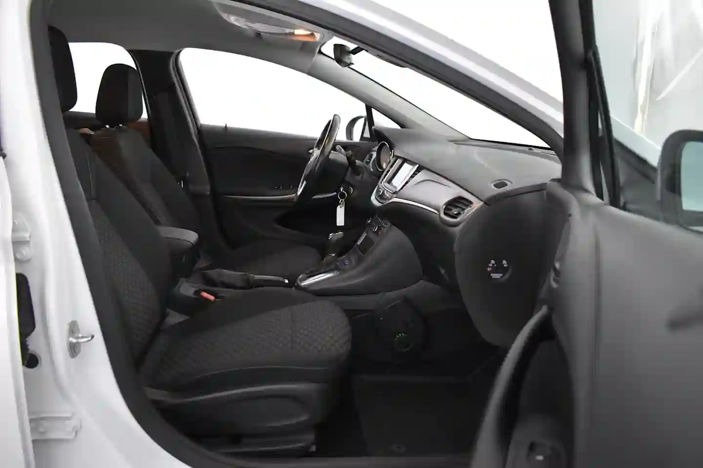 Car Image - 2iBoS3gdzqIZZ0Th9jrN1o