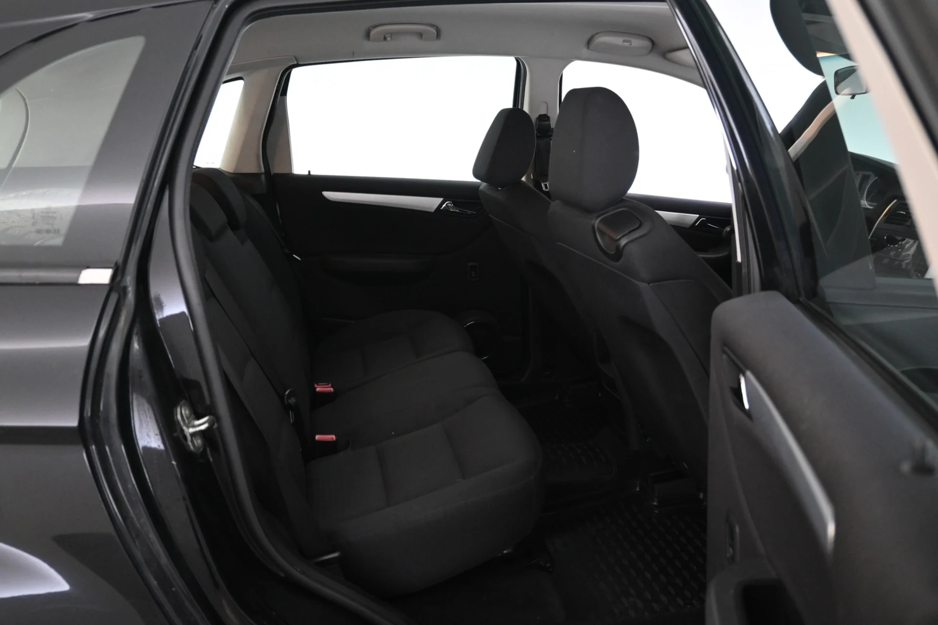 Car Image - 4RtncZOc1TPkBM4gDeyrJ9