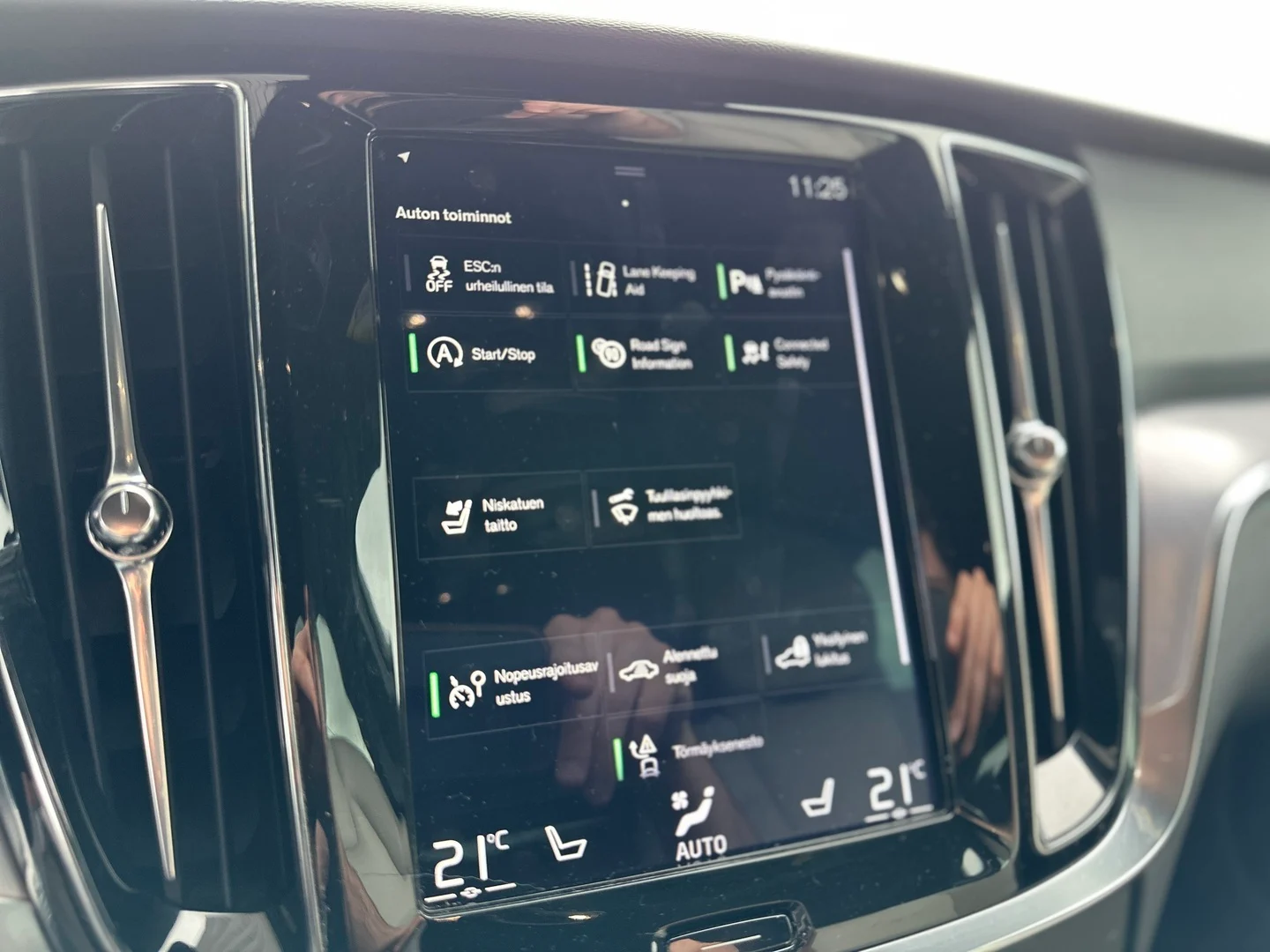 Car Image - V7PkWnvIcc30MBd80afUO