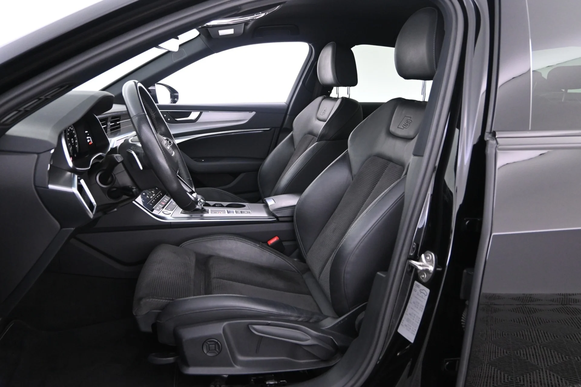 Car Image - 1L3CuO6me2Wa9RXiQtQnMt