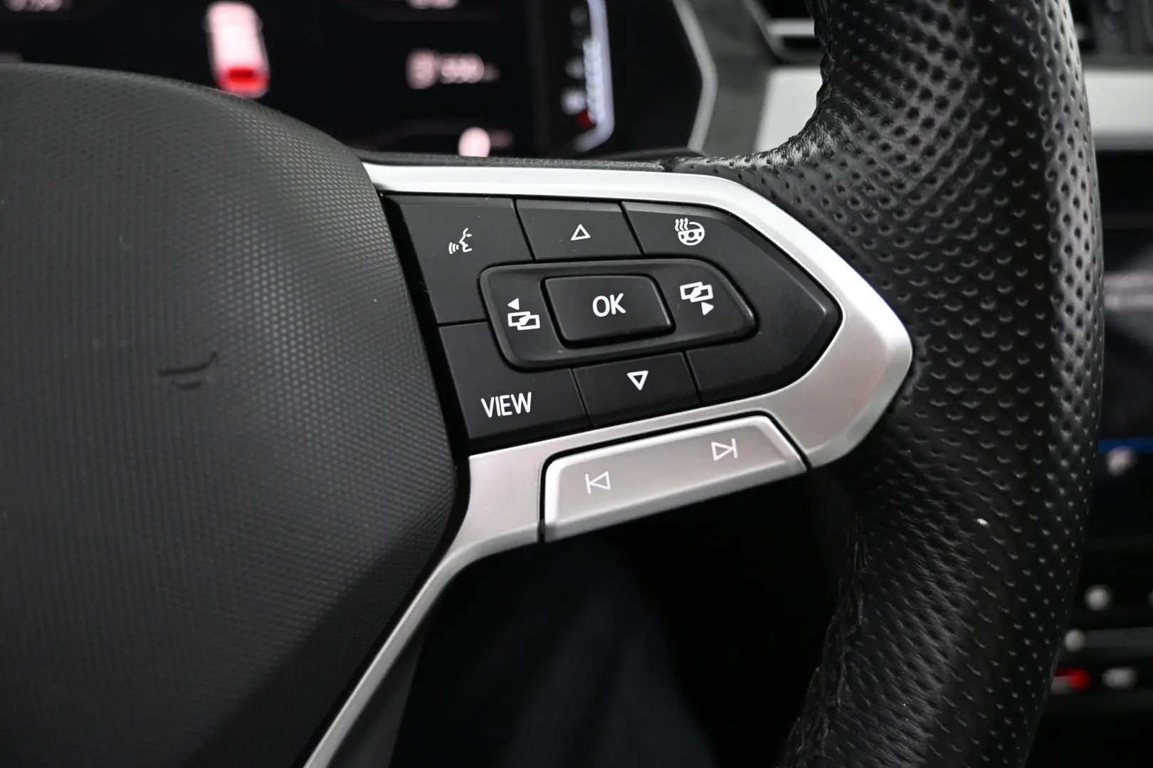 Car Image - 17H1IFKtL79SFXnU4uwju2