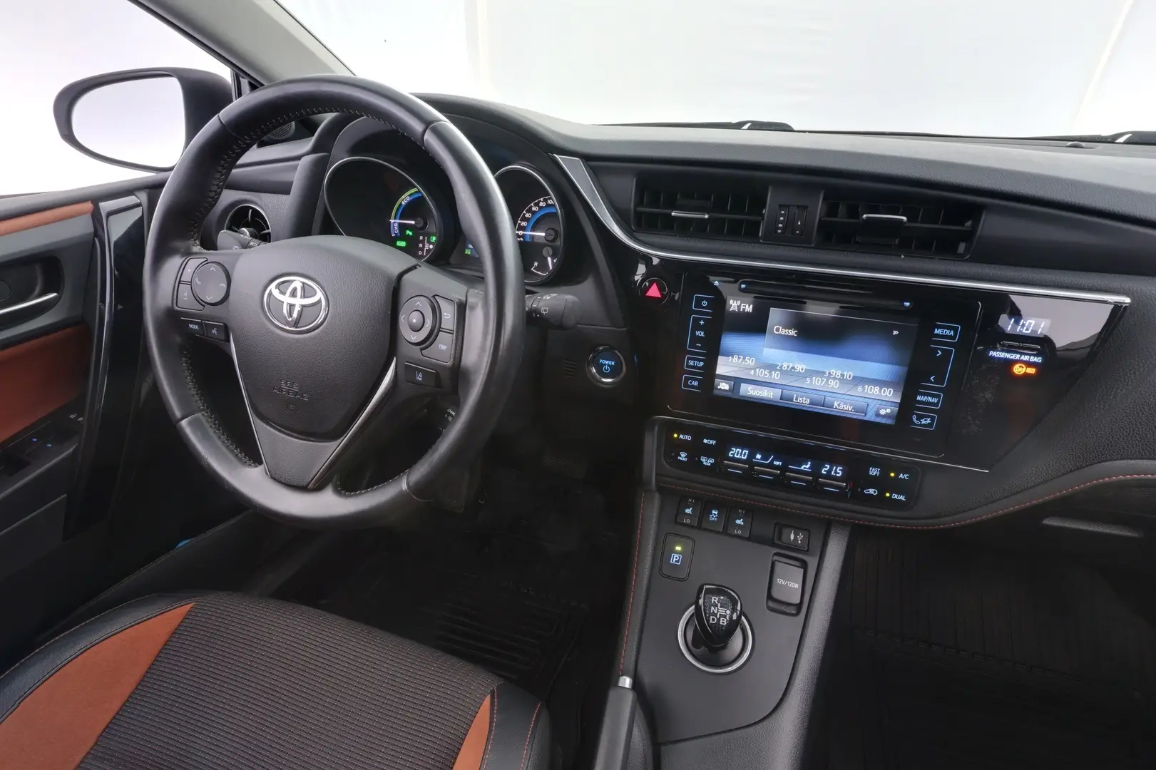 Car Image - 716sLpc6D9aXnenV5L3NyL