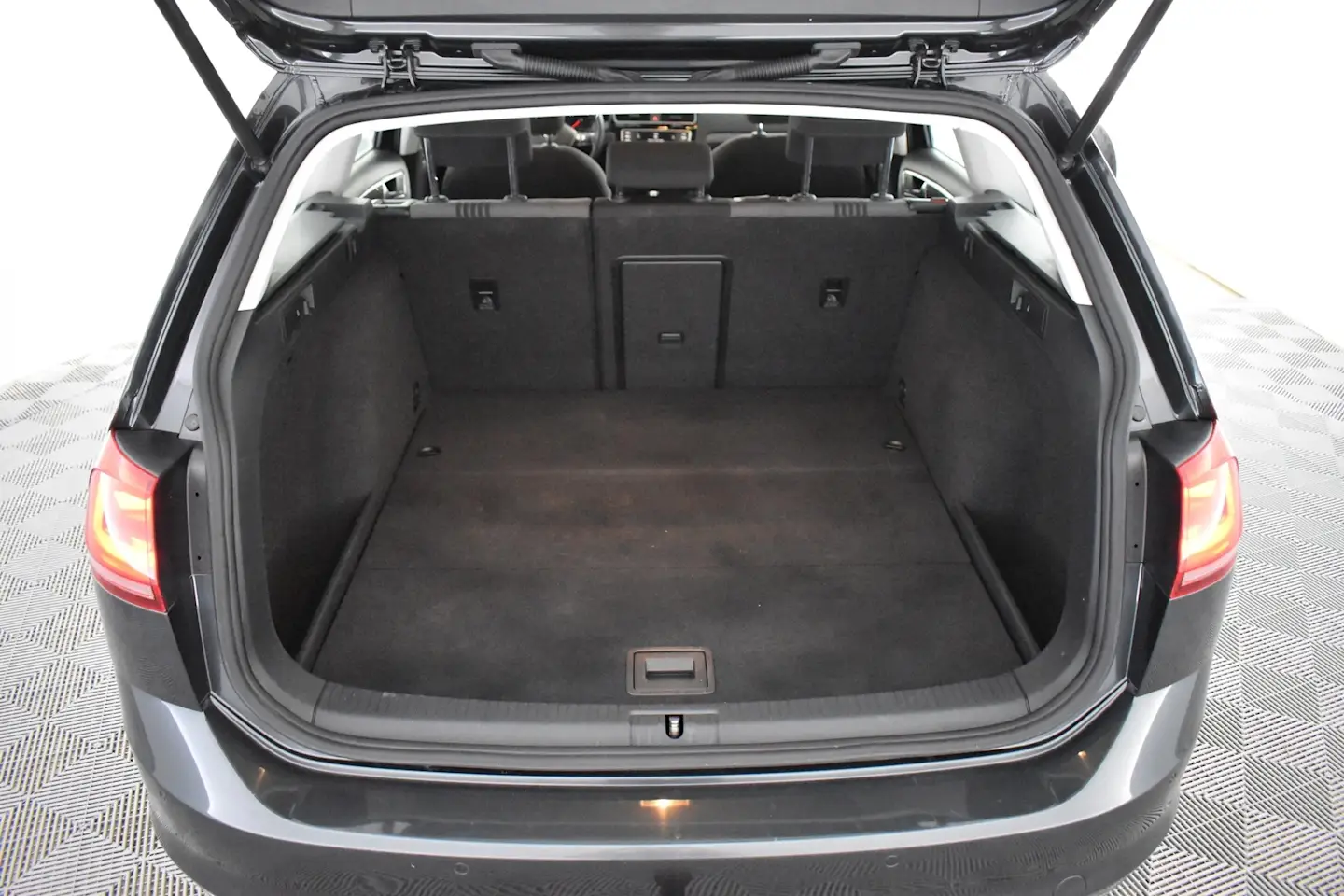 Car Image - c0tHbjd3hYmSorp4UzEDM
