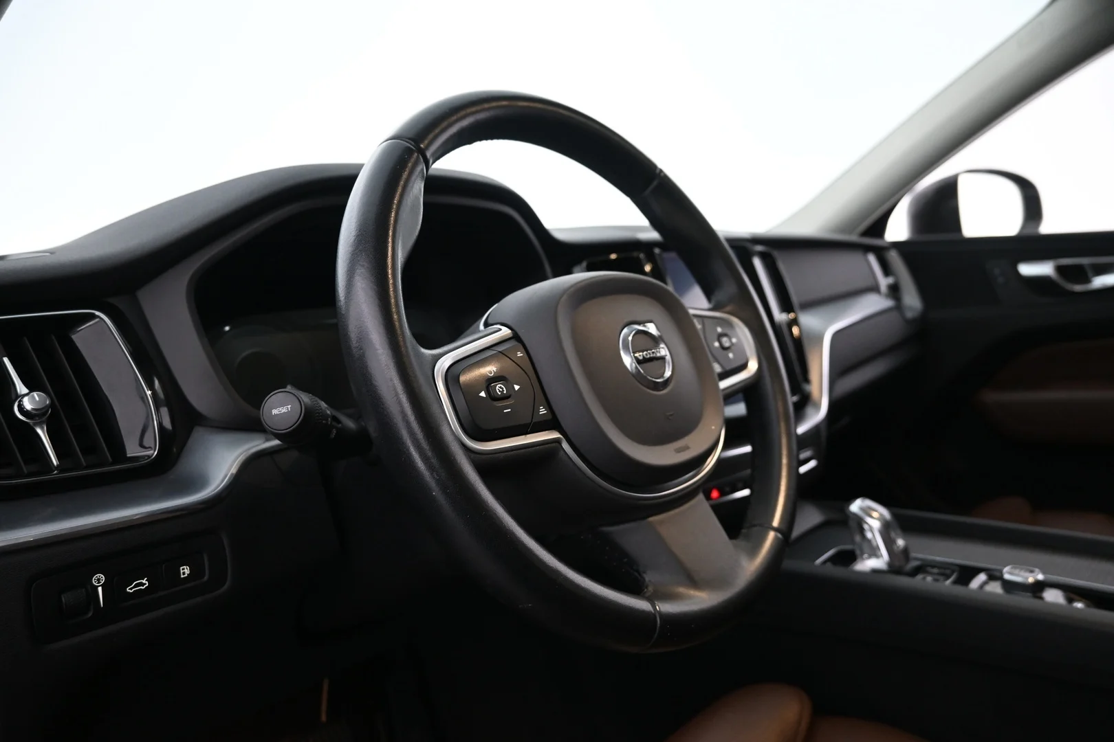Car Image - 54V9ffm5jgwYSUQgQruYbs