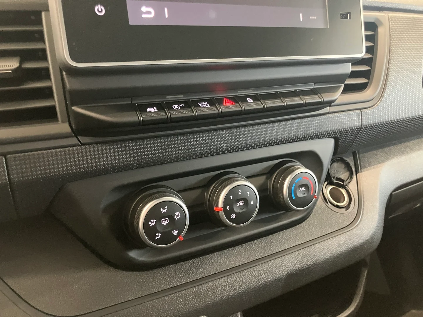 Car Image - l5oU9RhnTTcONWebnu87U