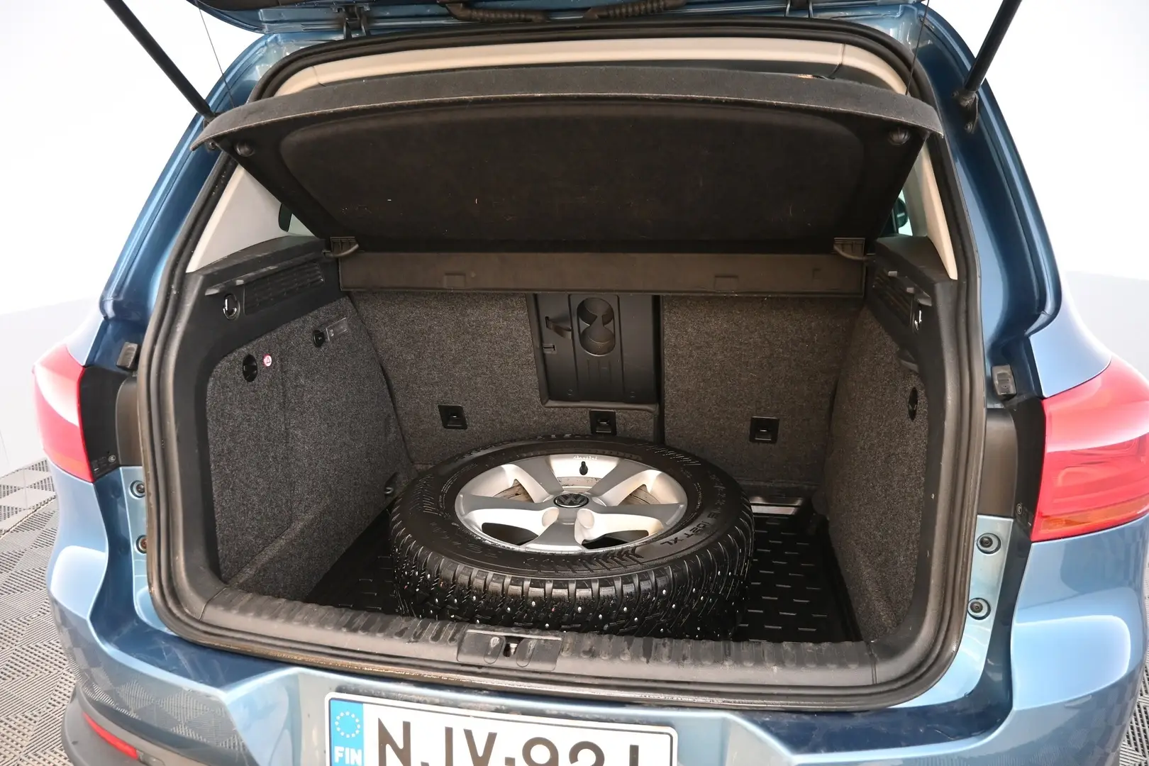 Car Image - 12I4UtnSJsnd7cRJs0fMF0