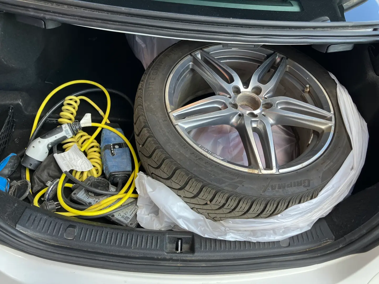 Car Image - 4N6BhU8ahzxI09MTIzBx4S