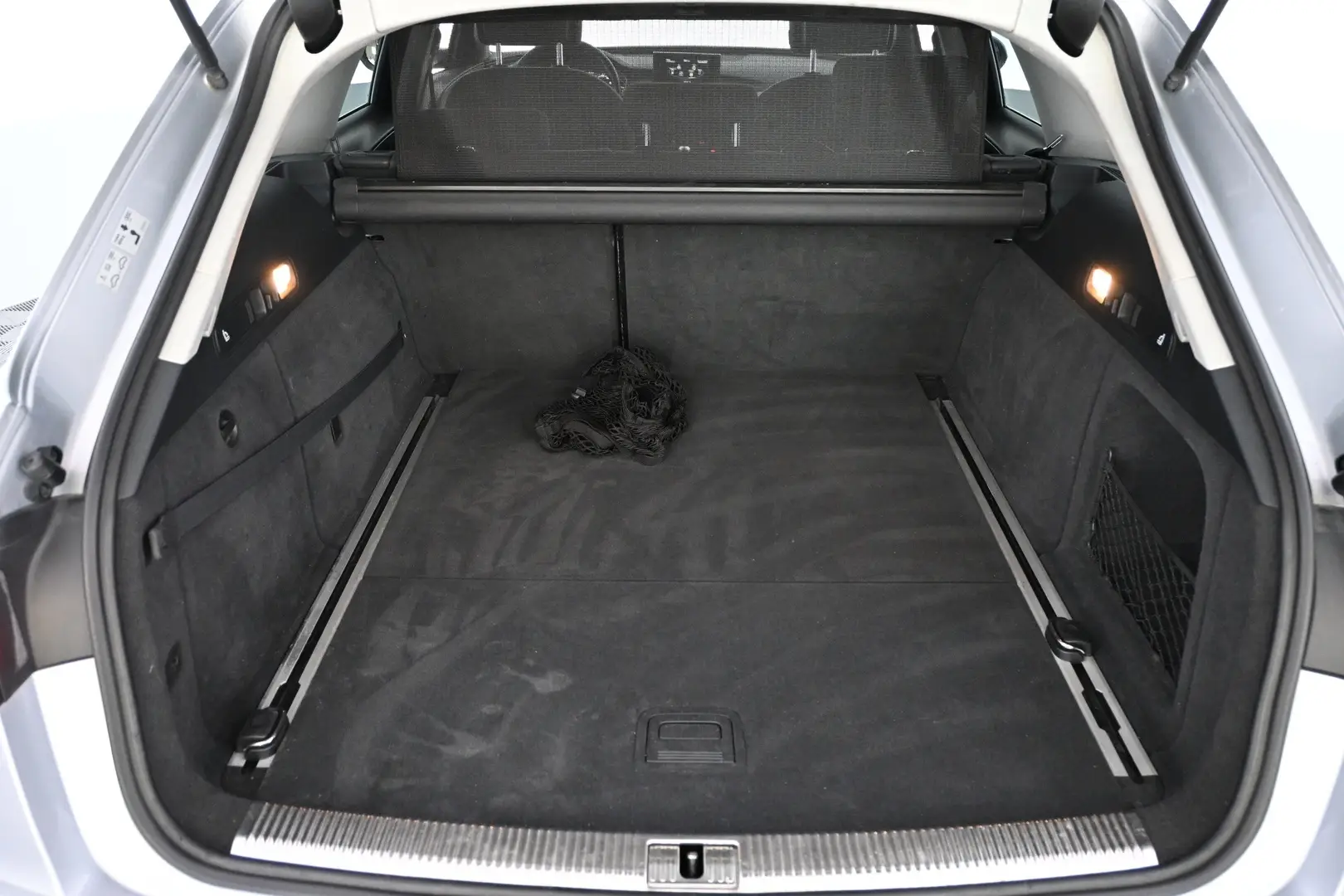Car Image - 3EiiYGUp6XvJDncb9sjRMa