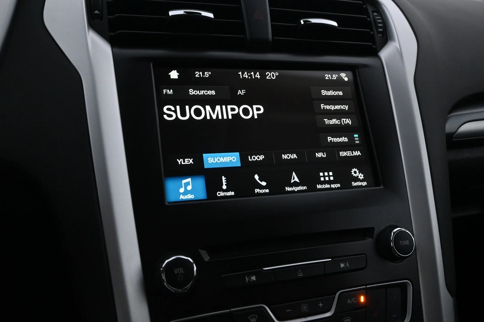 Car Image - 6Q6nMgkAnVHWrgrRfKv33s