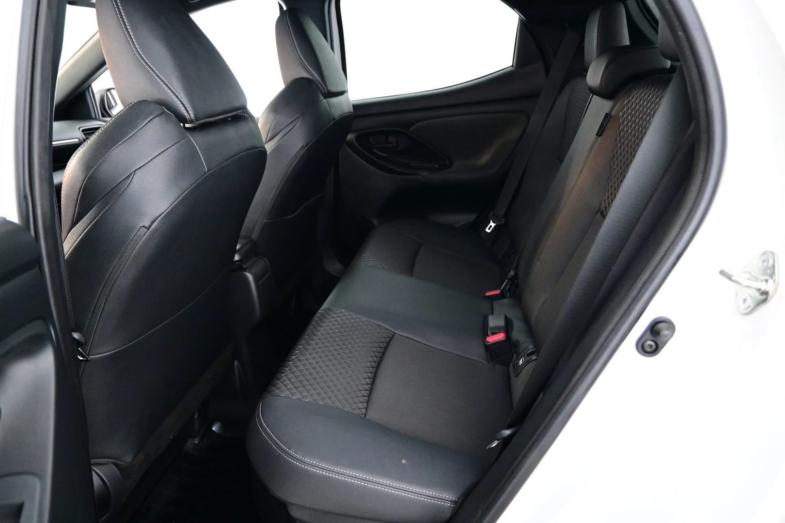 Car Image - 2ZnWAqBGnPmLEbd34213ka
