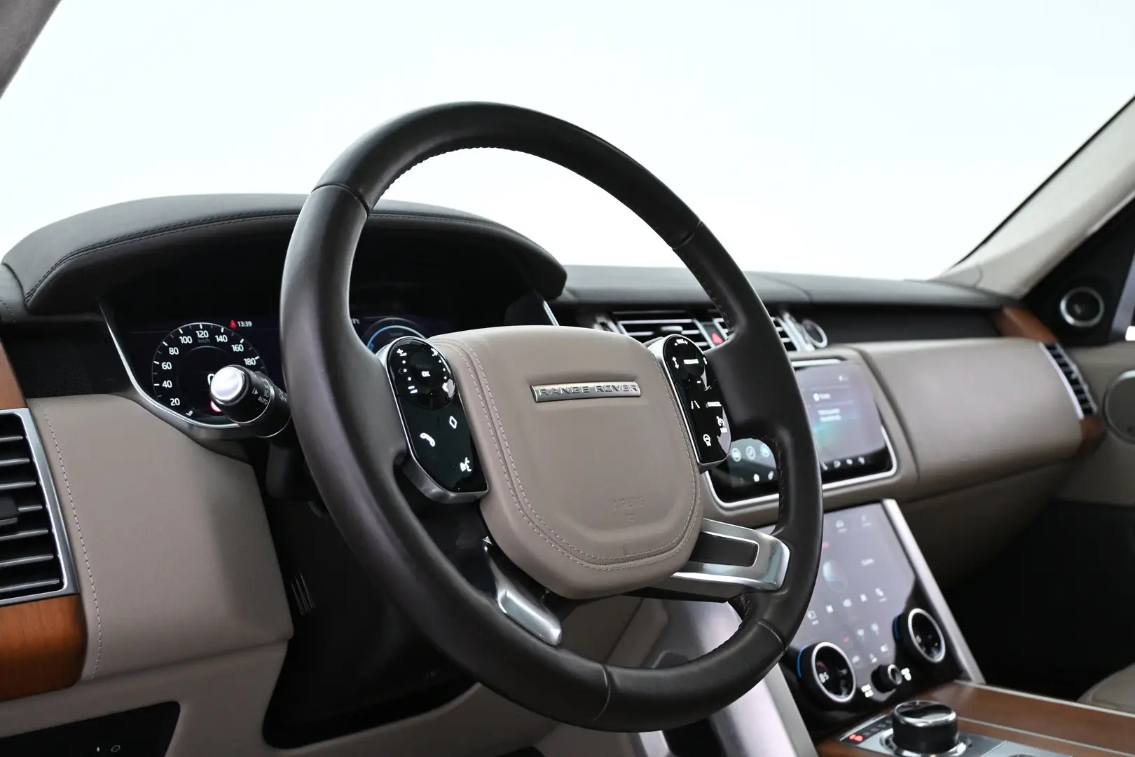 Car Image - 5oDZkzPDgvzJmM8jafxfGS