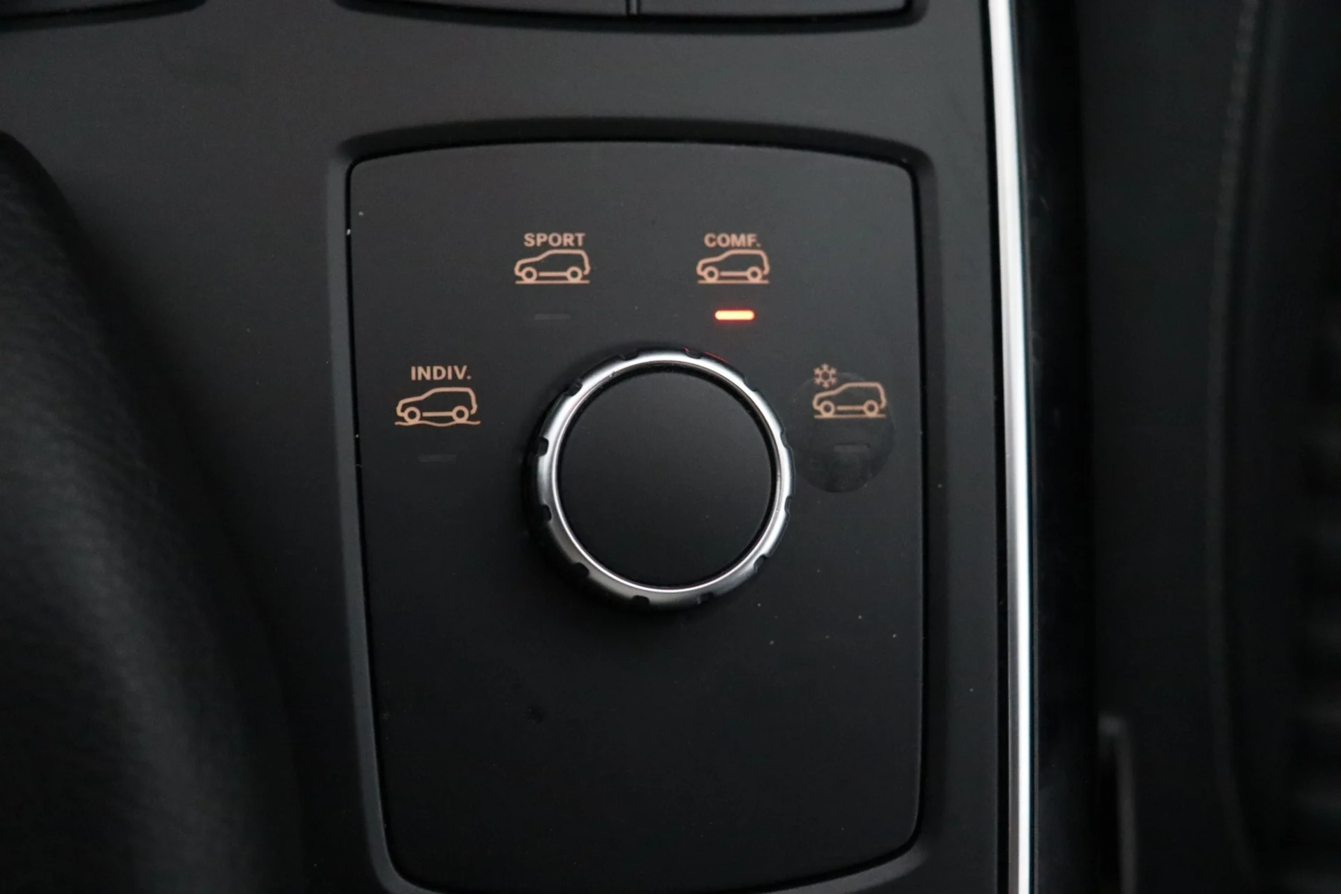 Car Image - 7J7RxJ7OjLLZJ6UFauJK1y